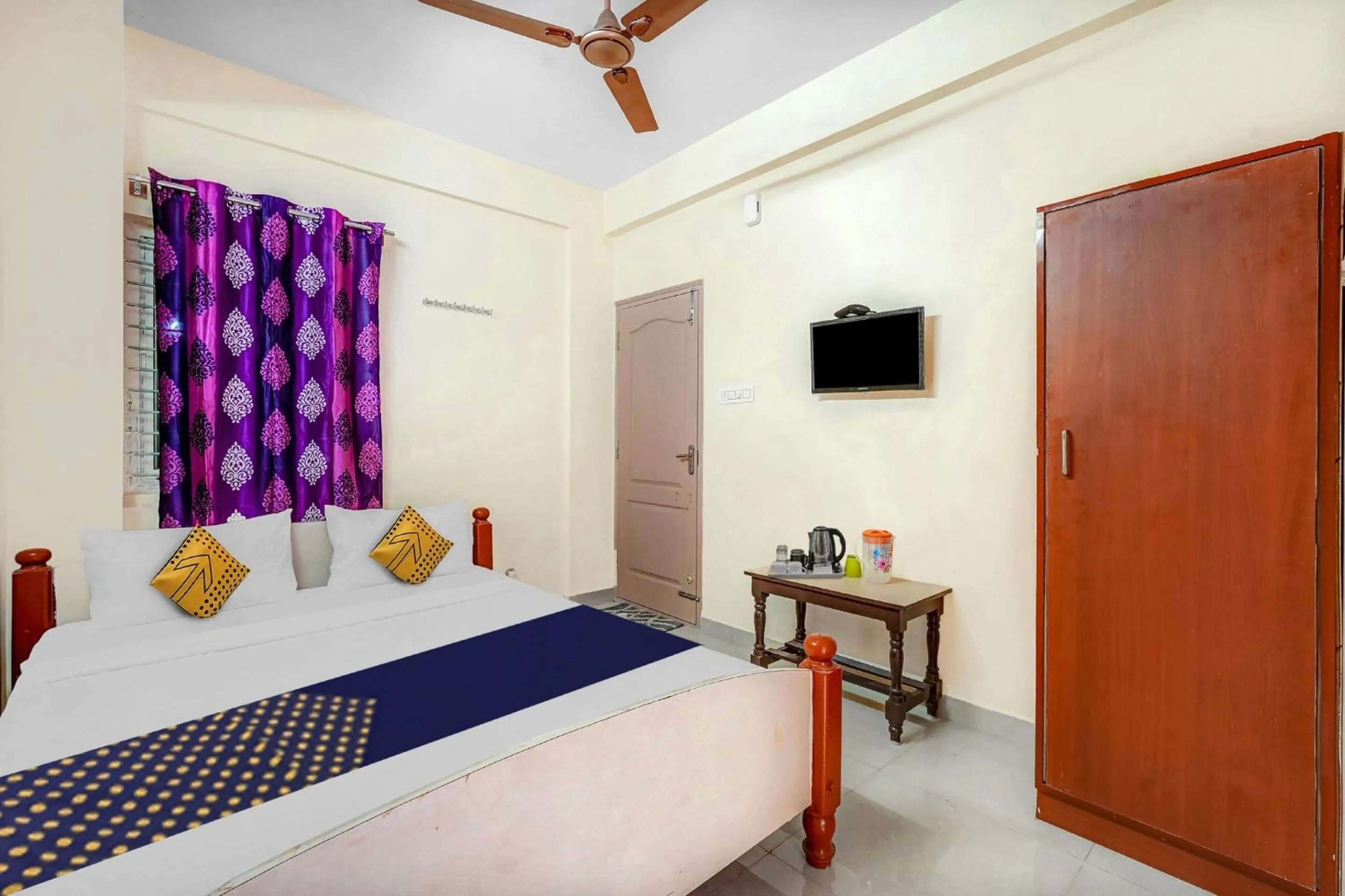 Bedroom, Bed in Hotel O Sri Thirumala Lodge