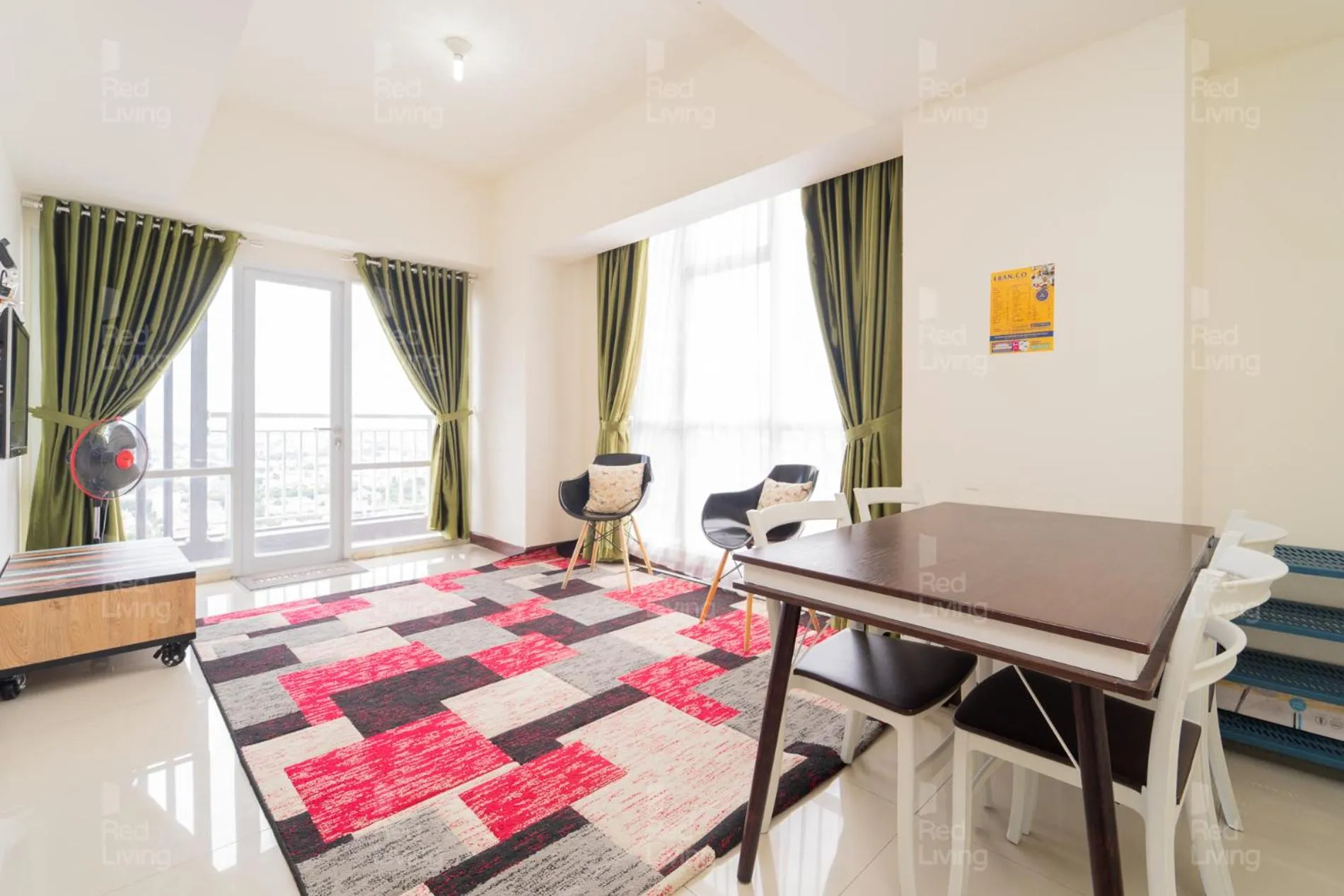 Bedroom, Bed in RedLiving Apartemen Vida View - Vida Connect