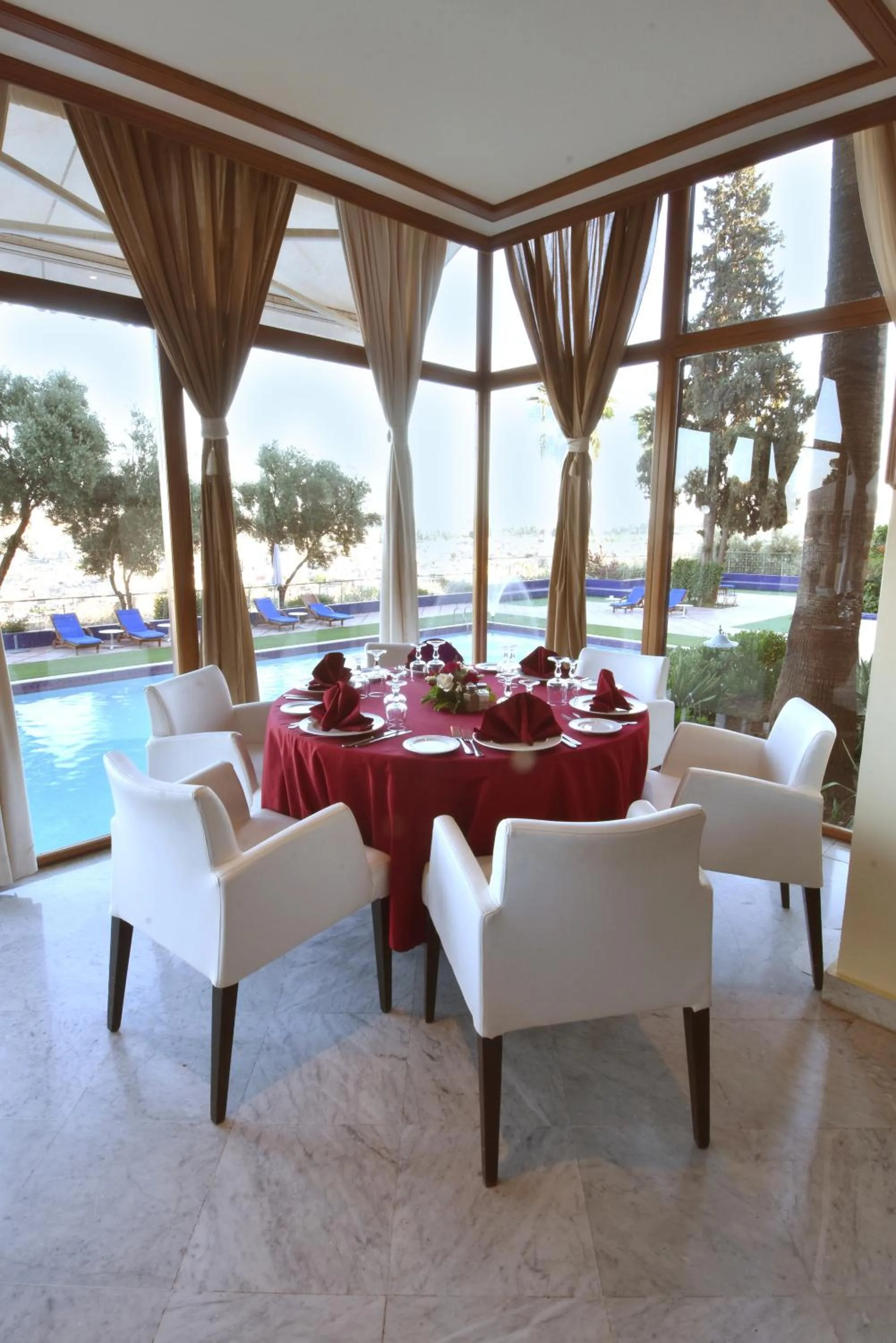 Restaurant/places to eat in Les Mérinides