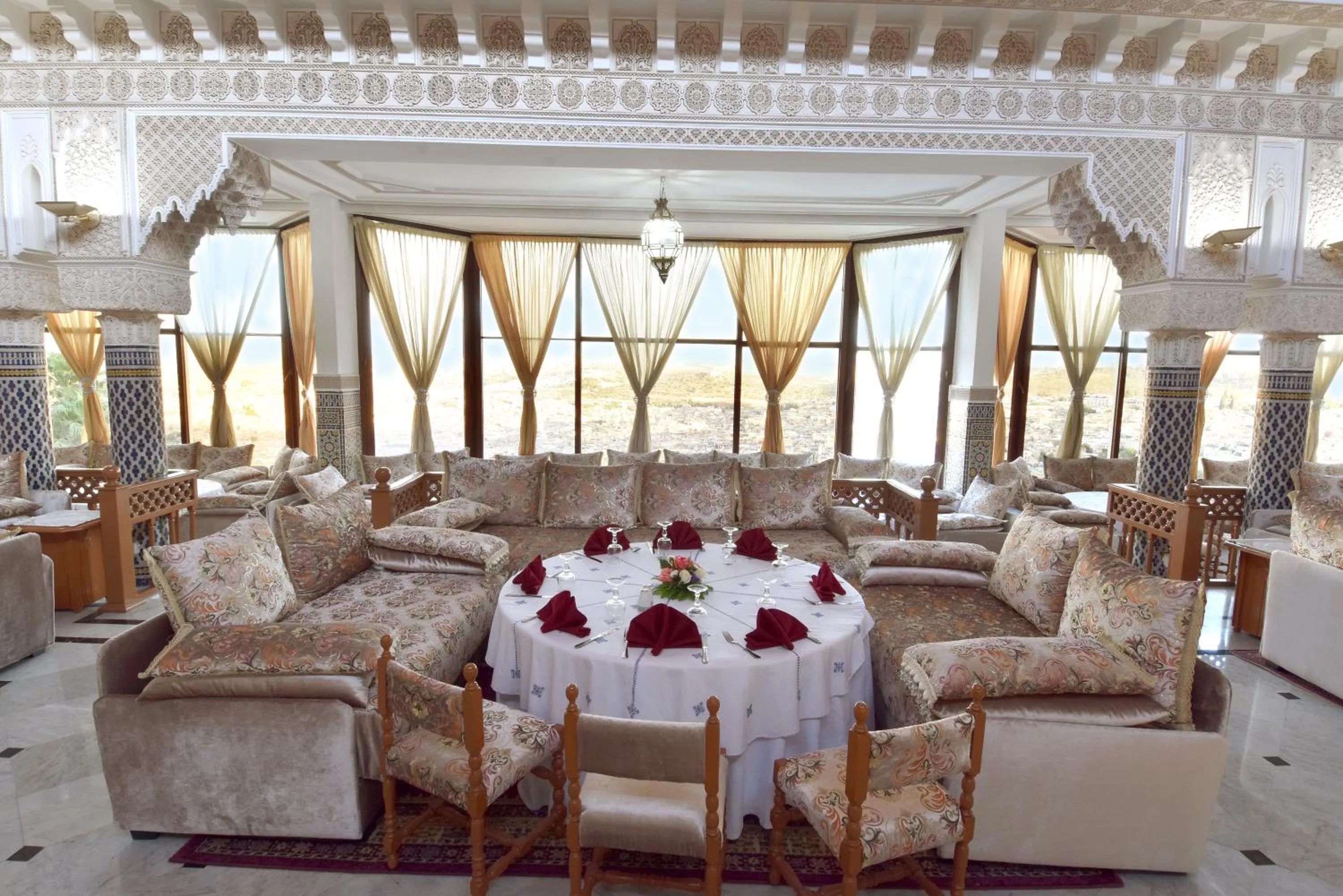 Restaurant/places to eat in Les Mérinides