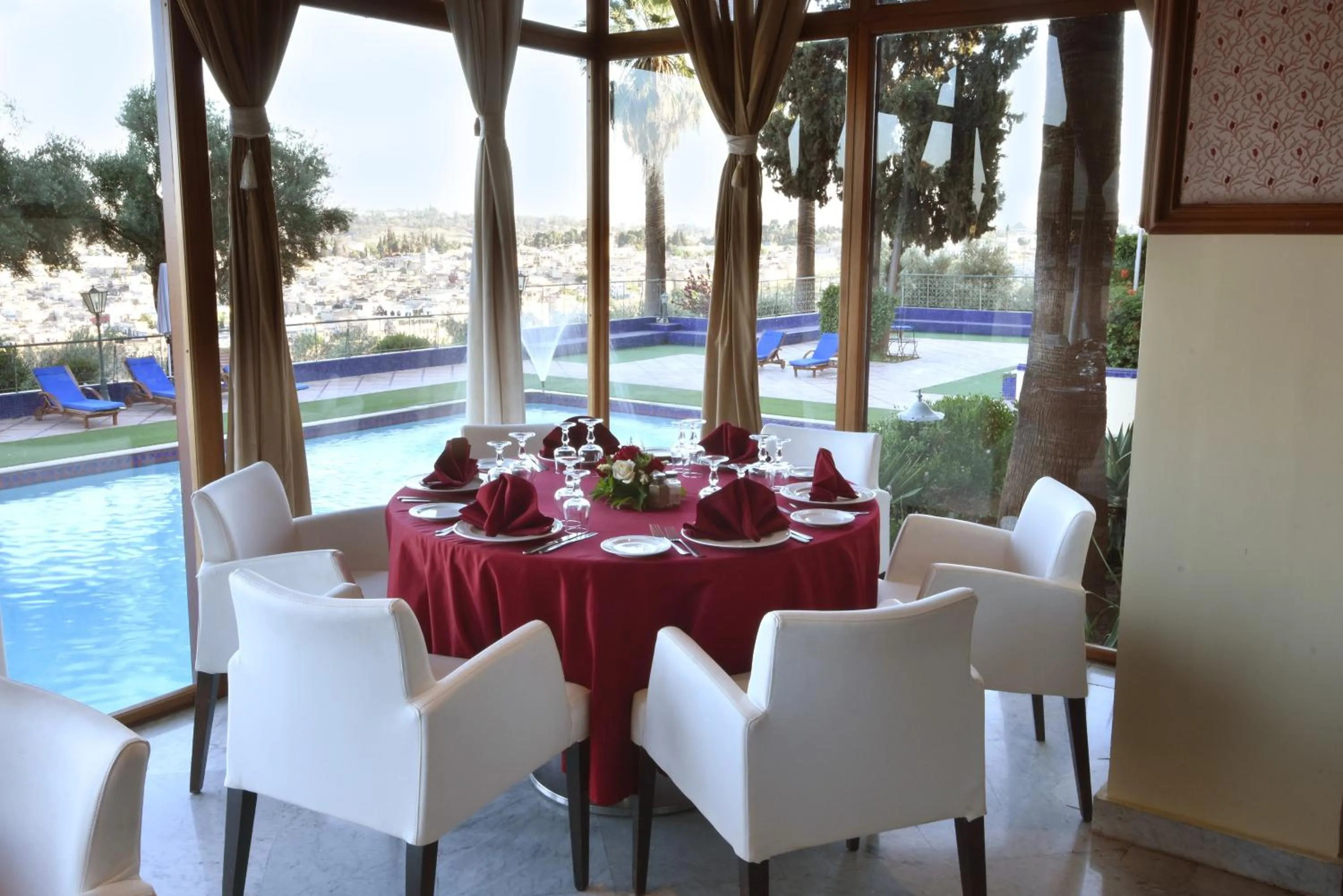 Restaurant/places to eat in Les Mérinides