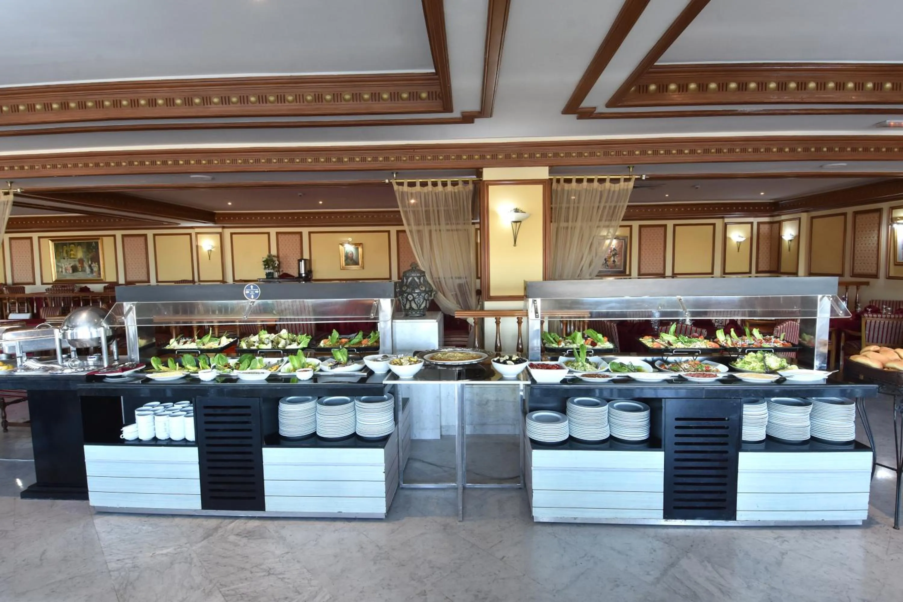 Restaurant/places to eat in Les Mérinides