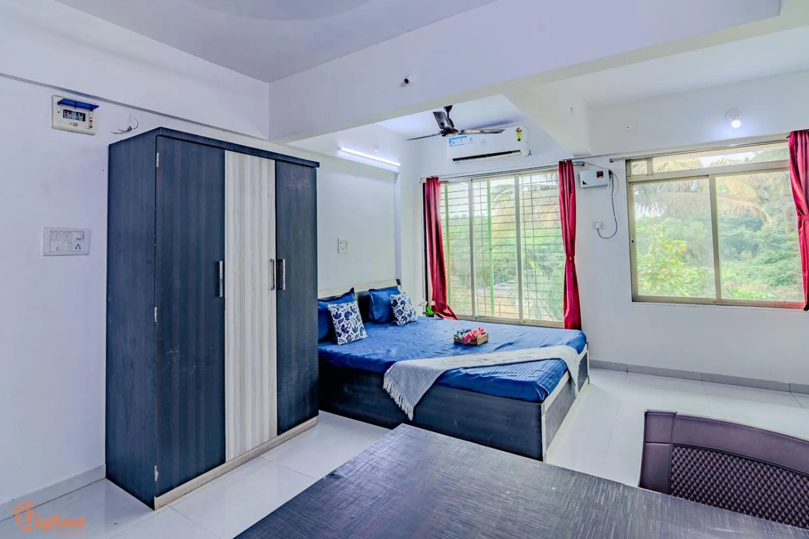 Photo of the whole room, Bed in THE BLISS PALM