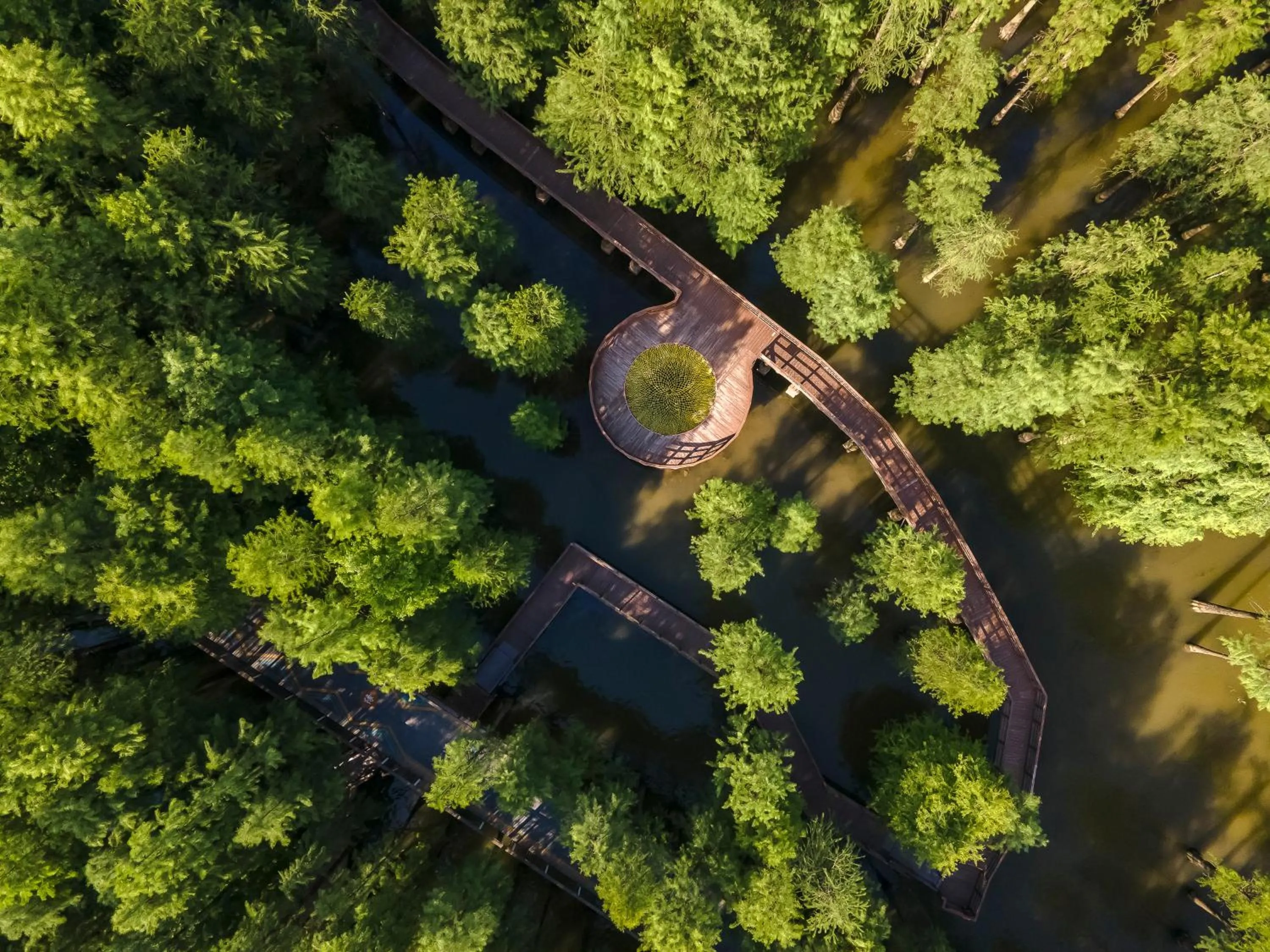 Nearby landmark in Qingshan Lake Tianlan Hotel Hangzhou