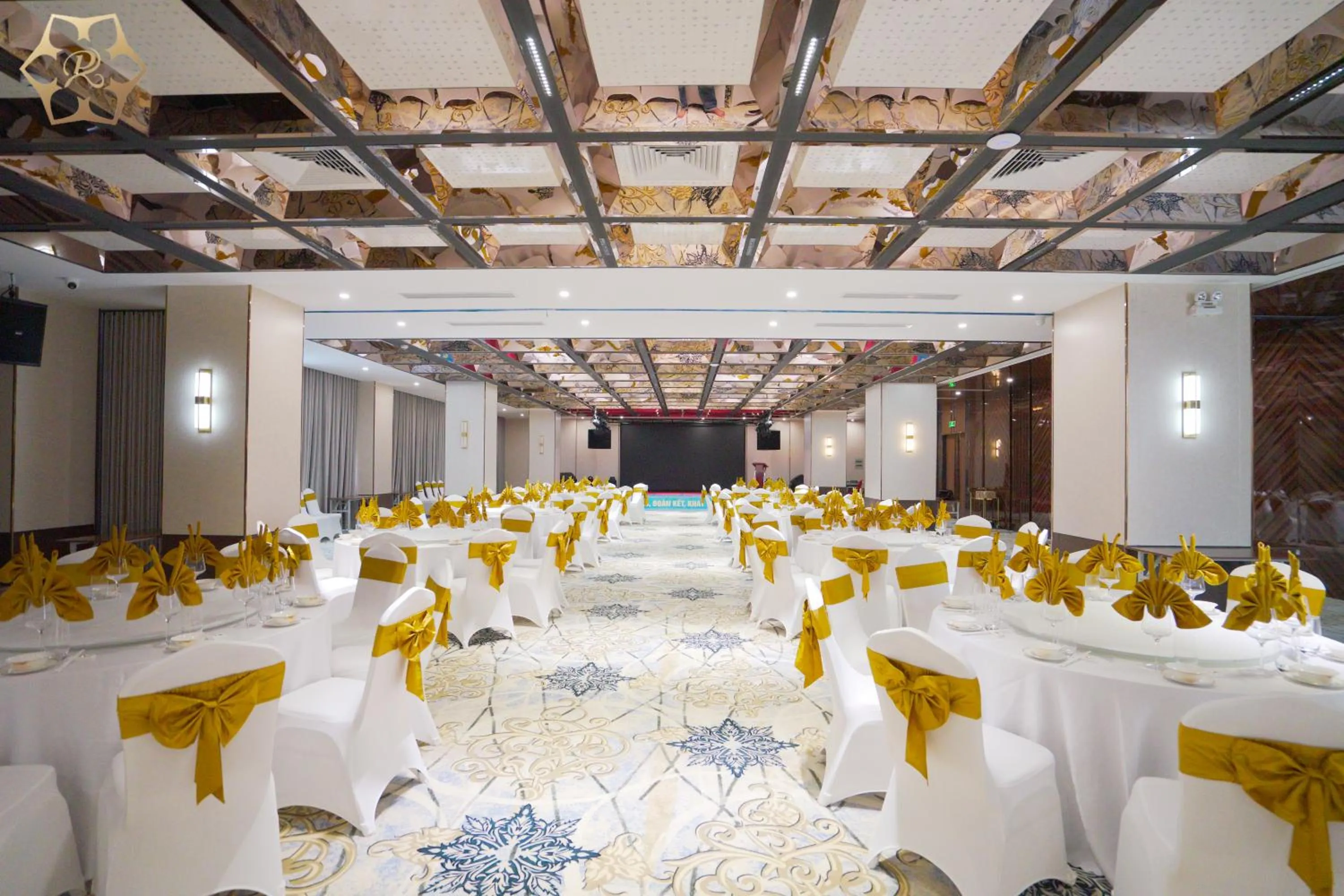 Banquet/Function facilities in Cửa Đông Luxury Hotel