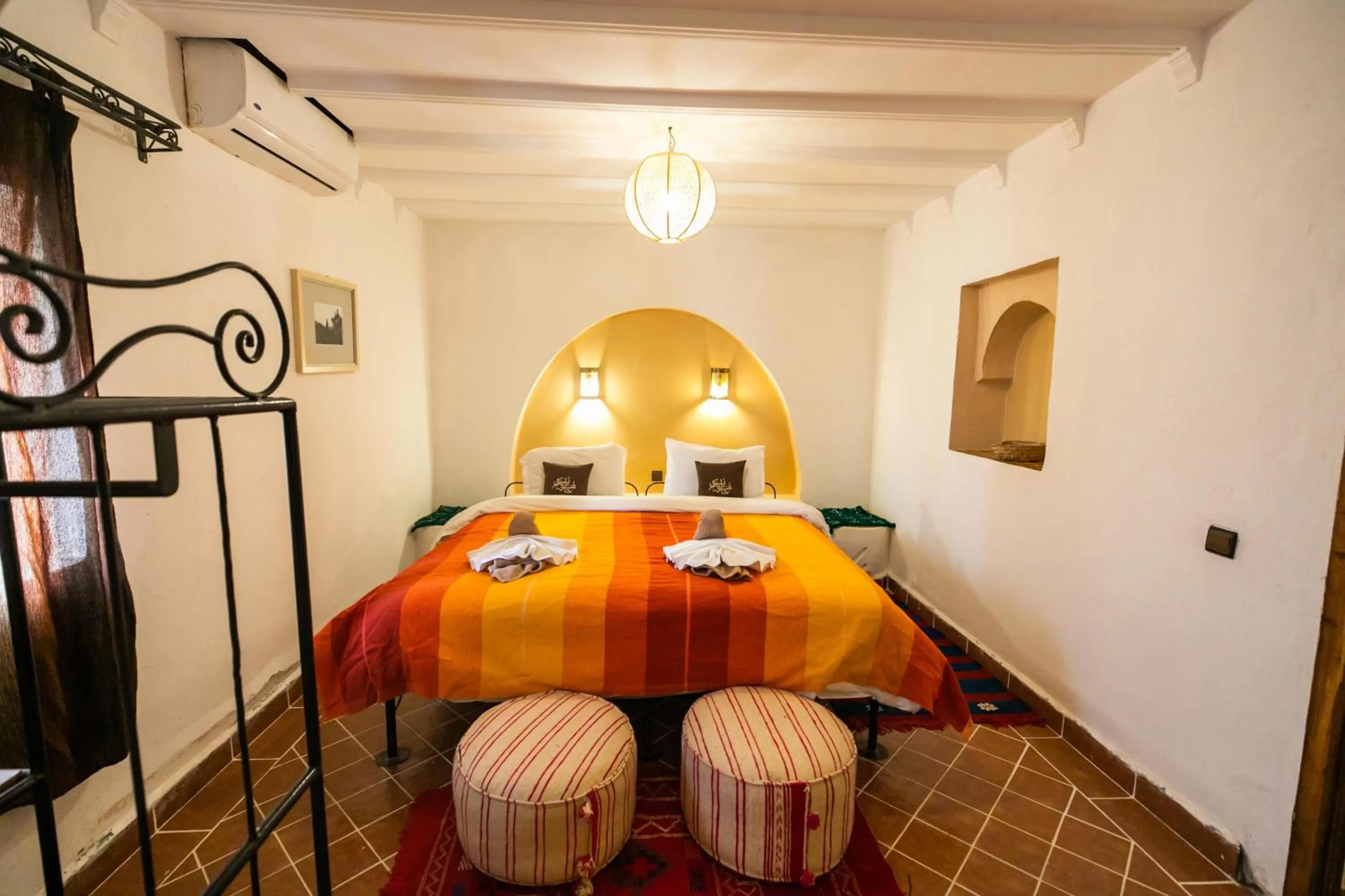 Bed in Kasbah Mohayut