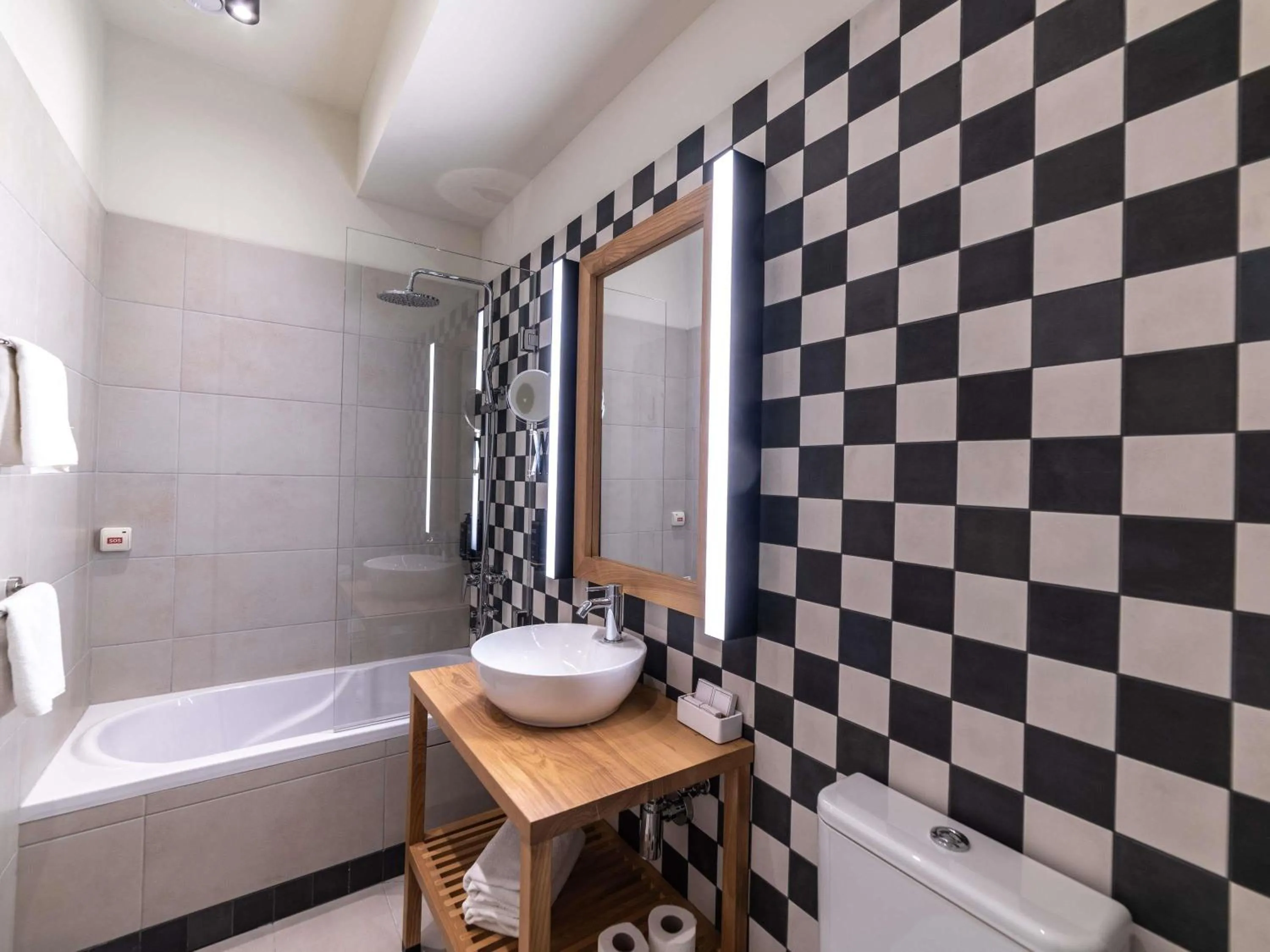 Bedroom in Mercure Belgrade Excelsior