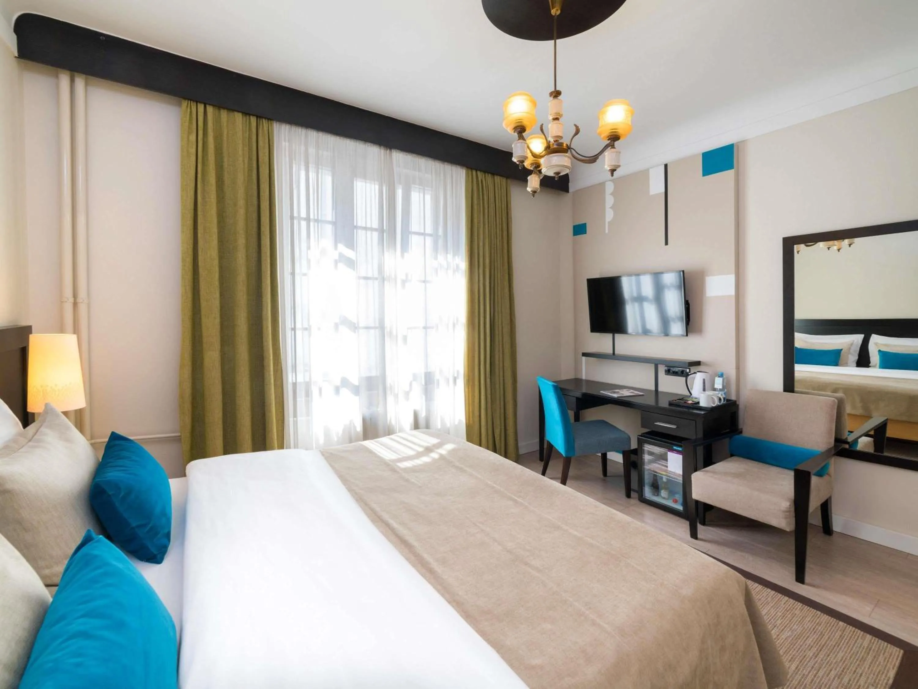 Bedroom, Bed in Mercure Belgrade Excelsior