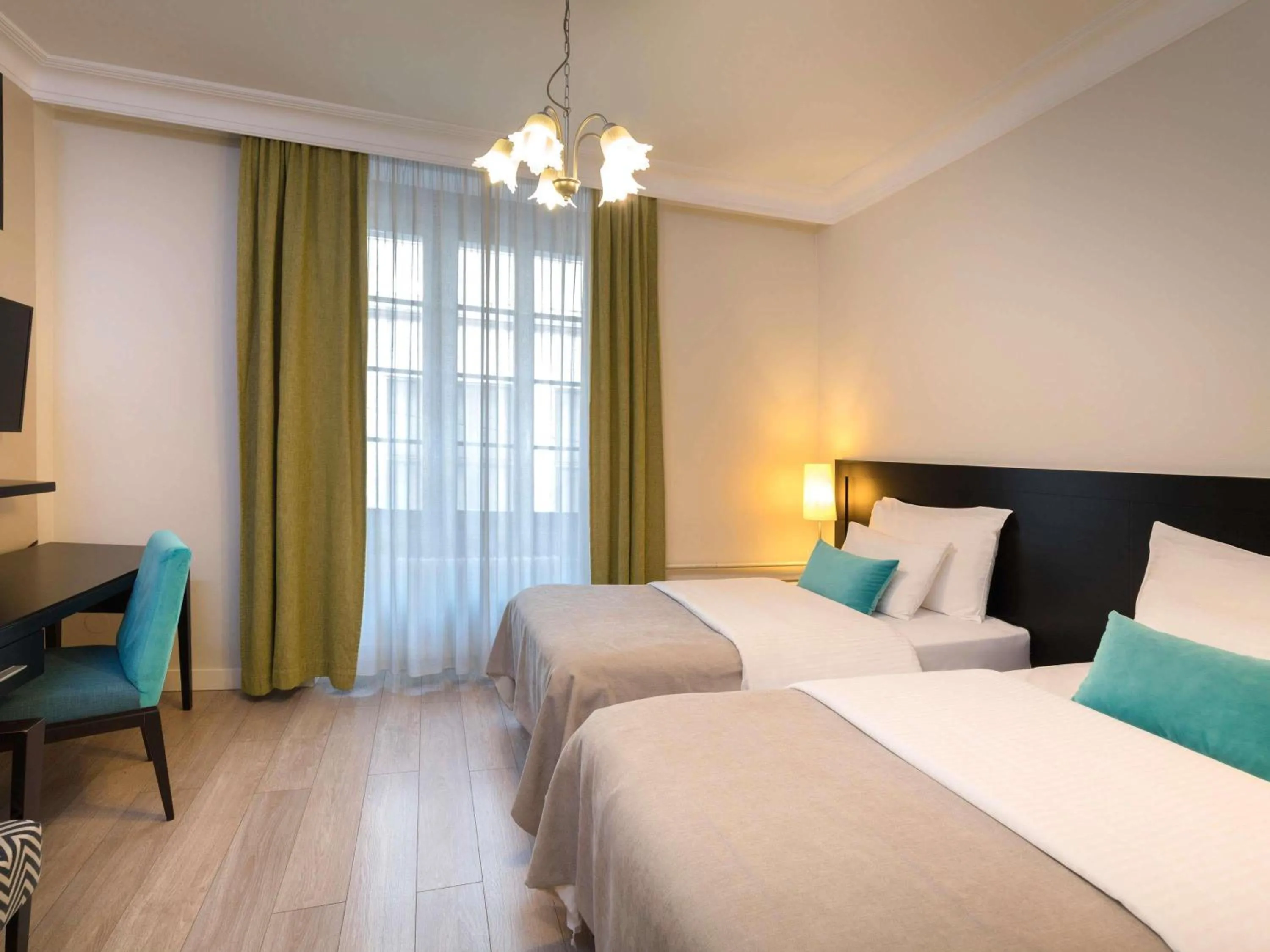 Bedroom, Bed in Mercure Belgrade Excelsior