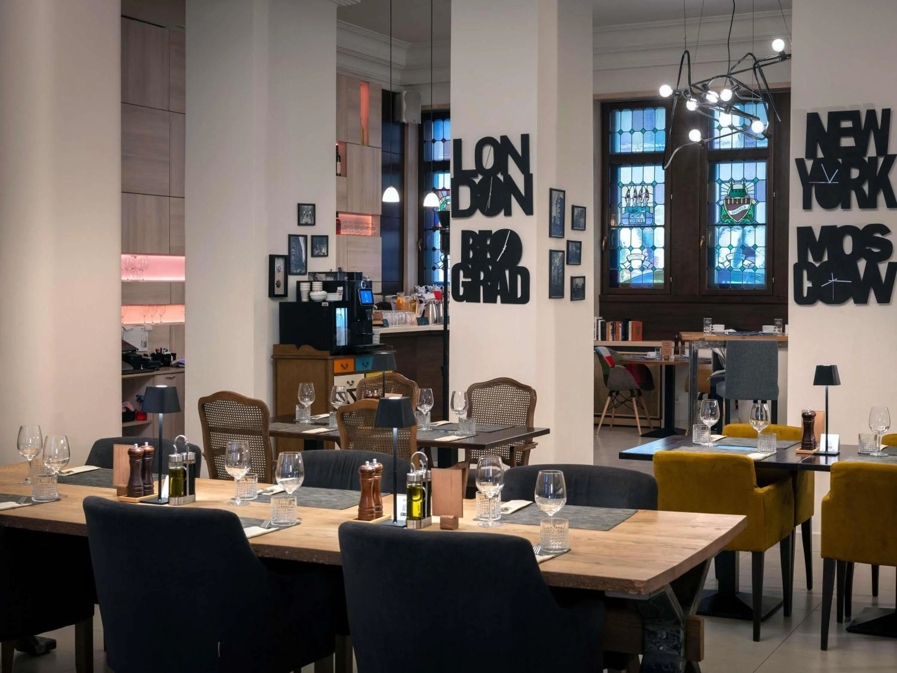 Restaurant/places to eat in Mercure Belgrade Excelsior