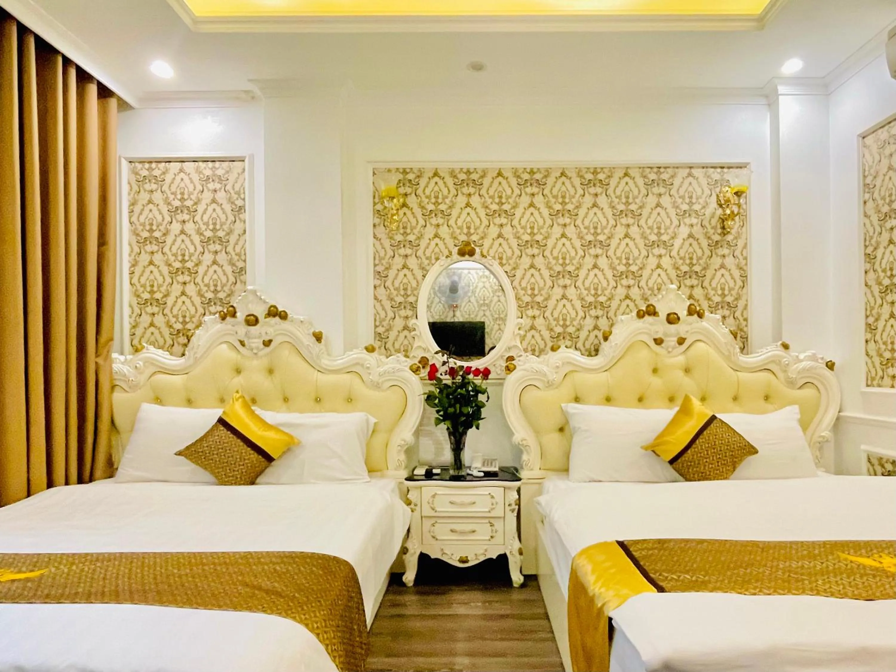 Photo of the whole room, Bed in Diamond Hotel Ha Noi