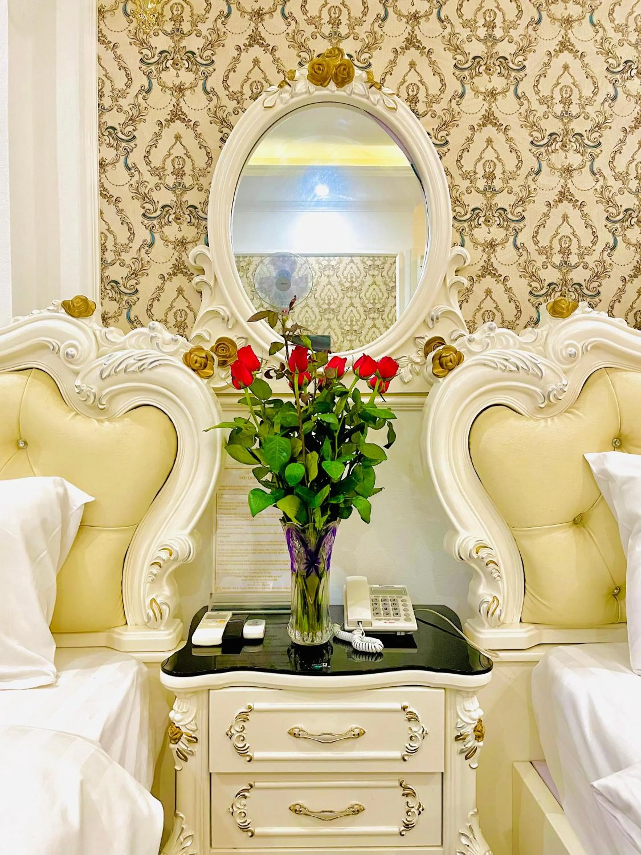 Photo of the whole room in Diamond Hotel Ha Noi