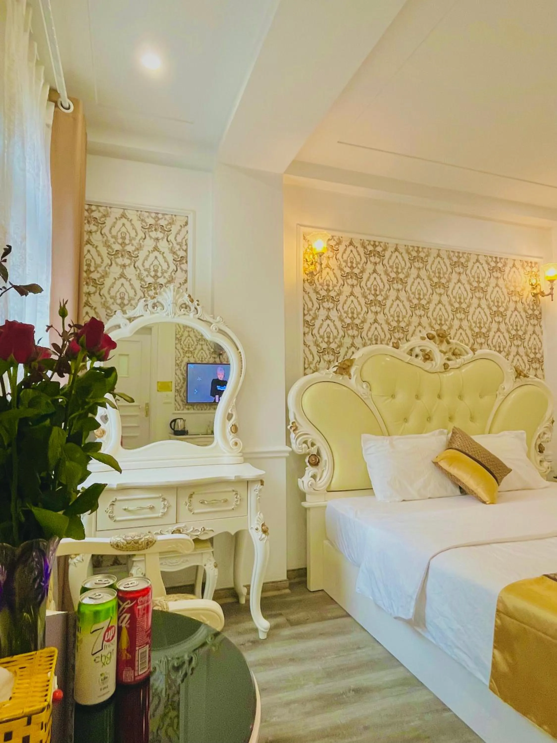 Photo of the whole room, Bed in Diamond Hotel Ha Noi