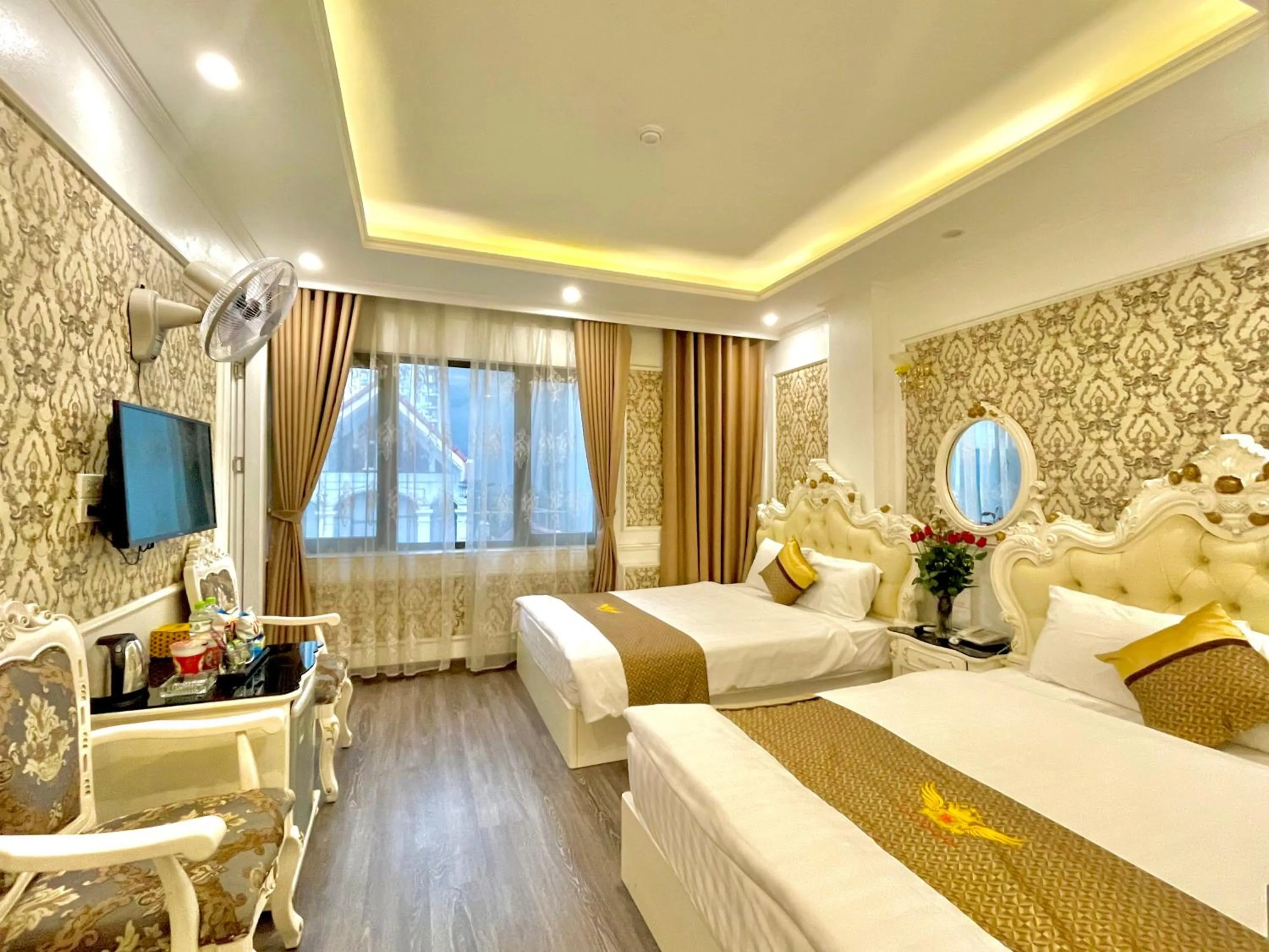 Photo of the whole room, Bed in Diamond Hotel Ha Noi
