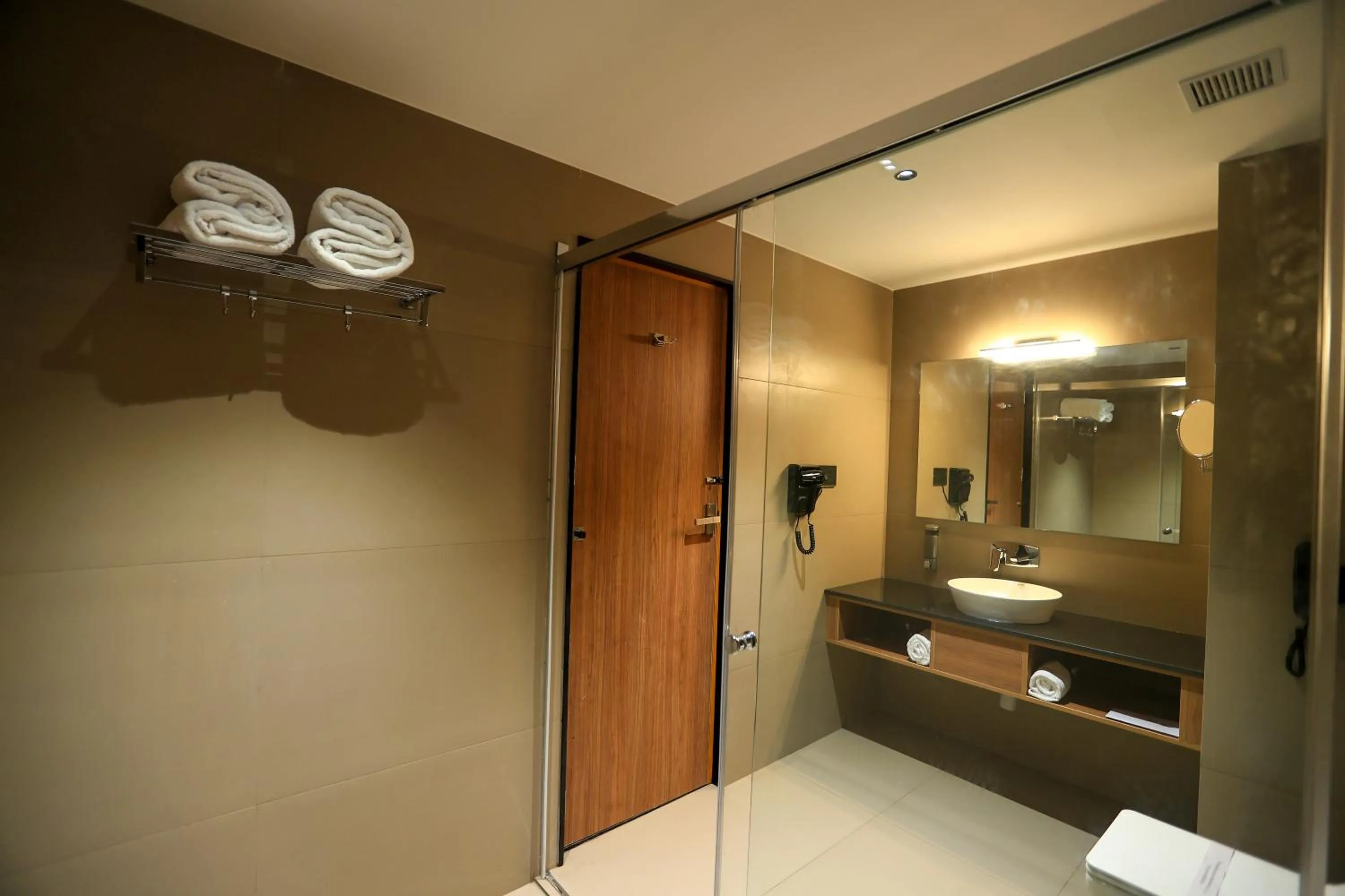 Shower in Hotel Saffron Wayanad