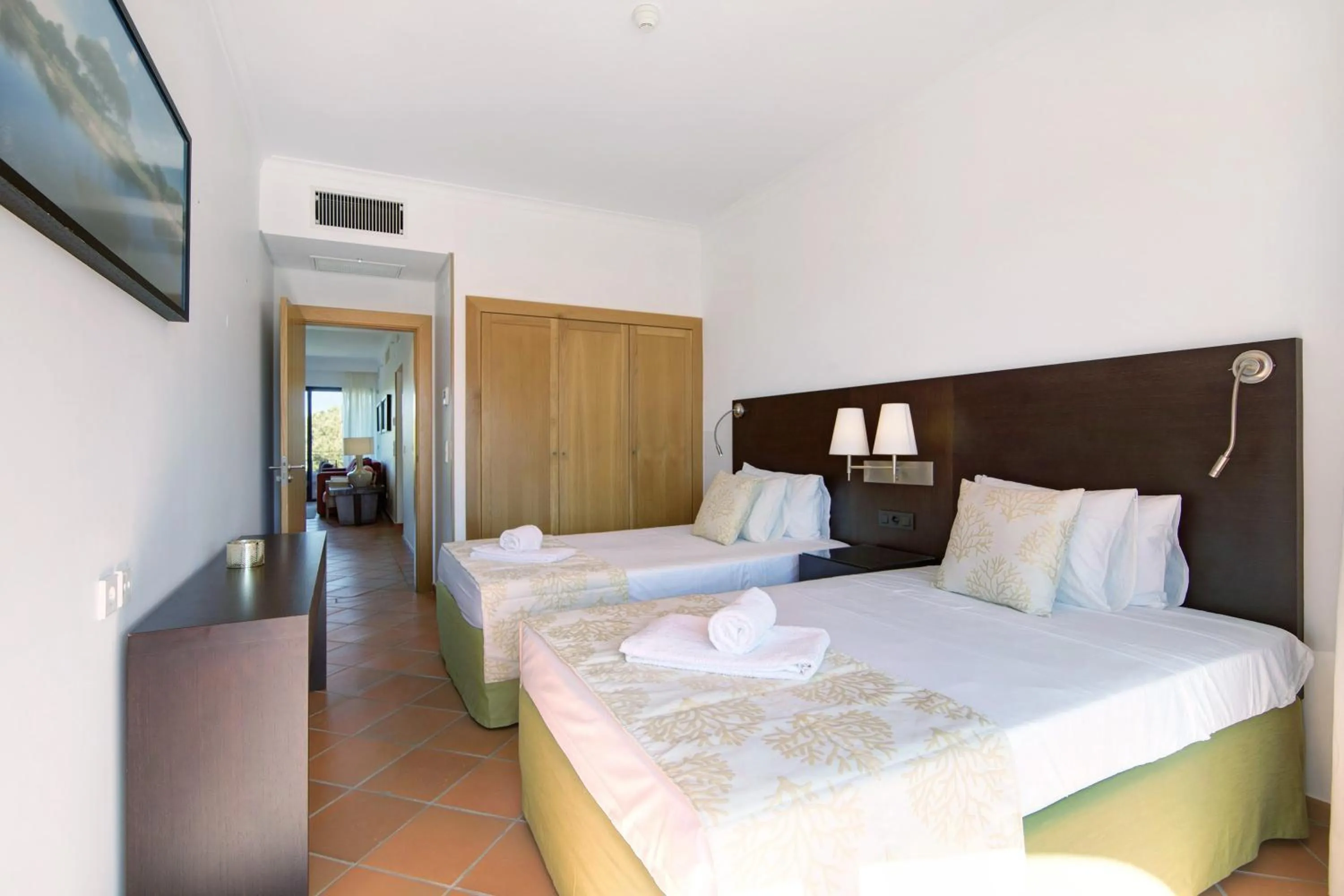Property building, Bed in Apartamento T2 Vilasol Morgadinho