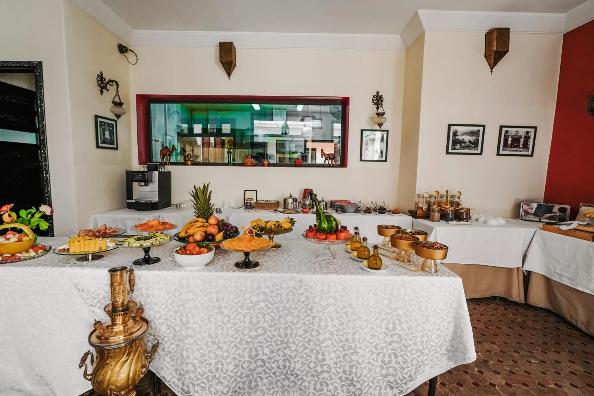 Buffet breakfast in Les Borjs De La Kasbah