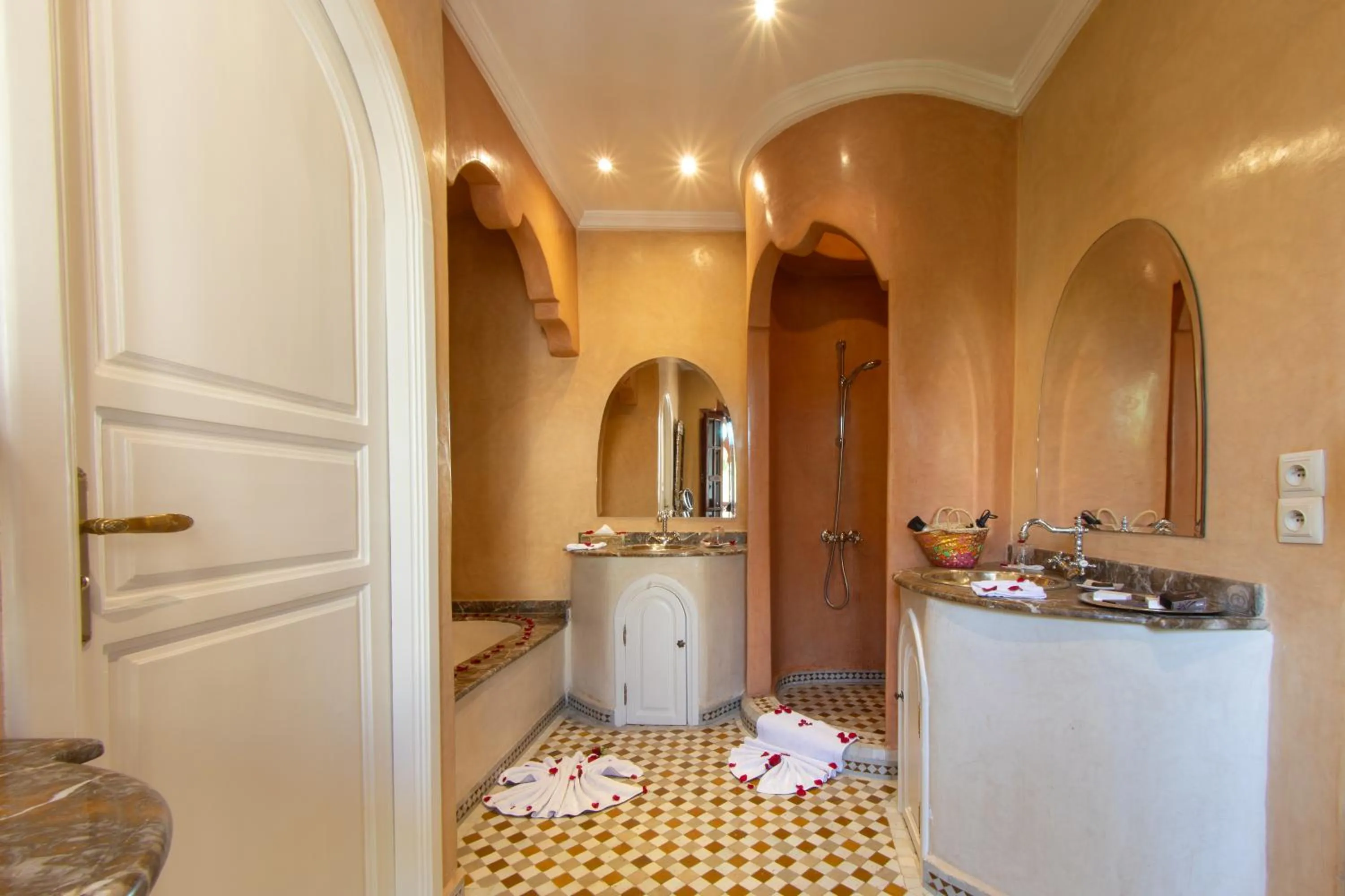 Bathroom in Demeures d'Orient Riad & Spa