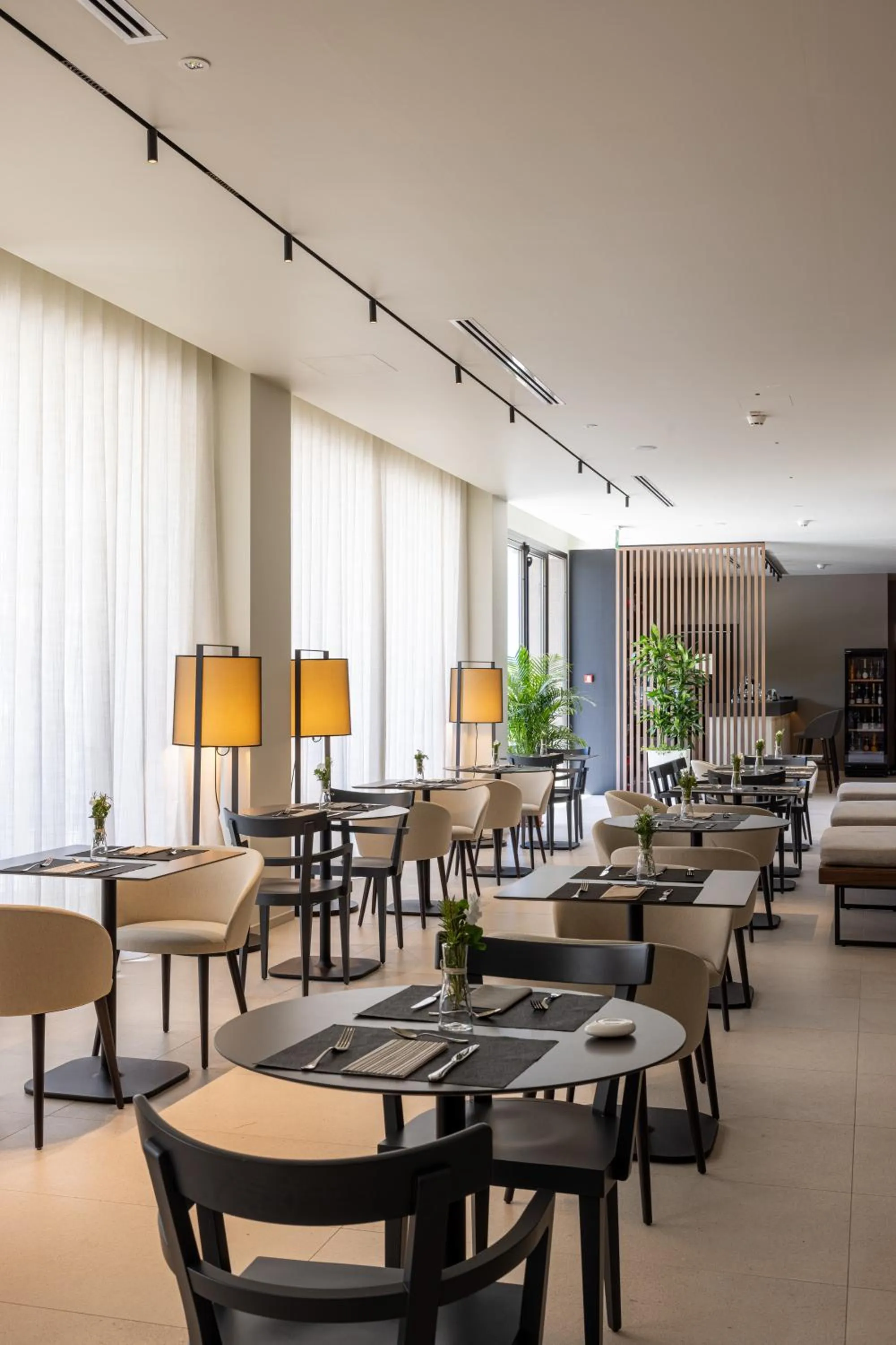 Restaurant/places to eat in B21 Lifestyle Hotel