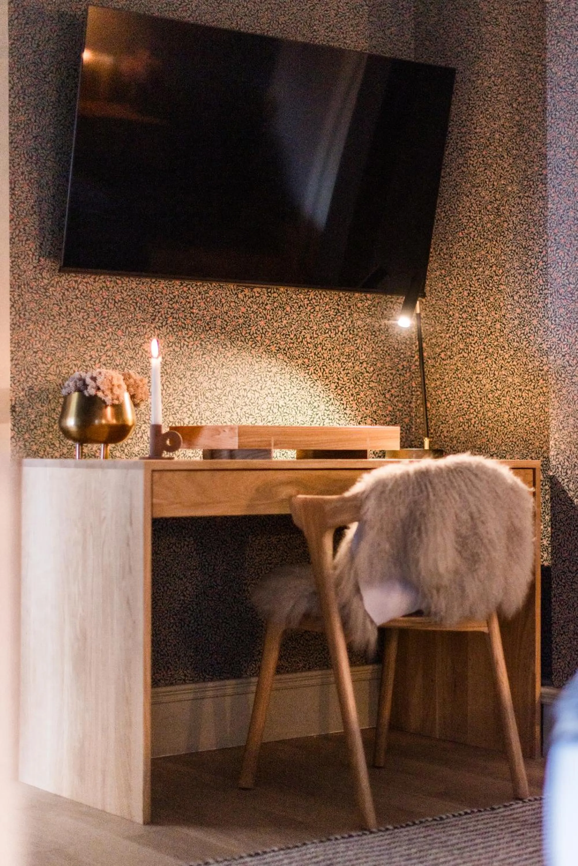 Seating area in Dvele Inn