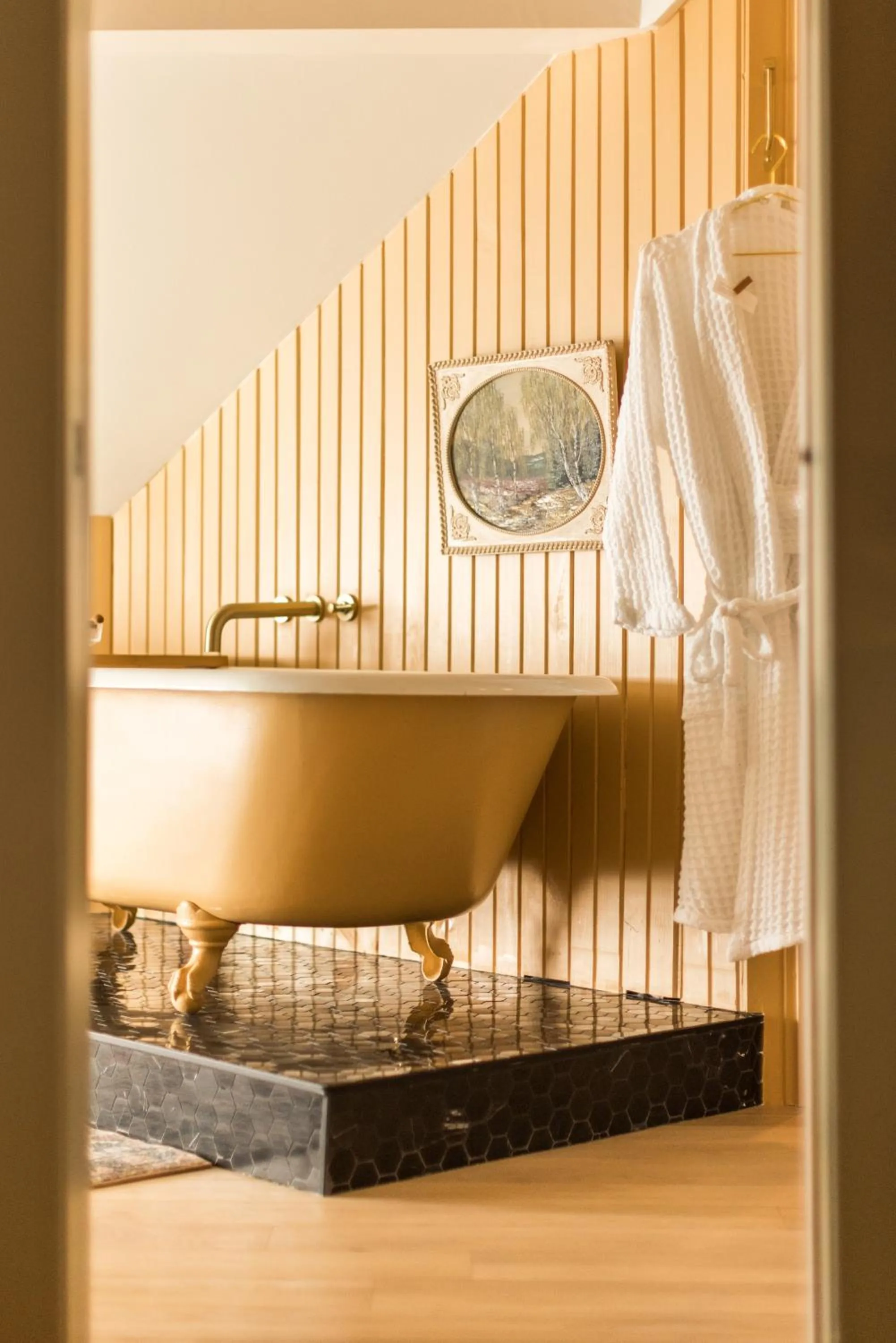 Bathroom, Bed in Dvele Inn