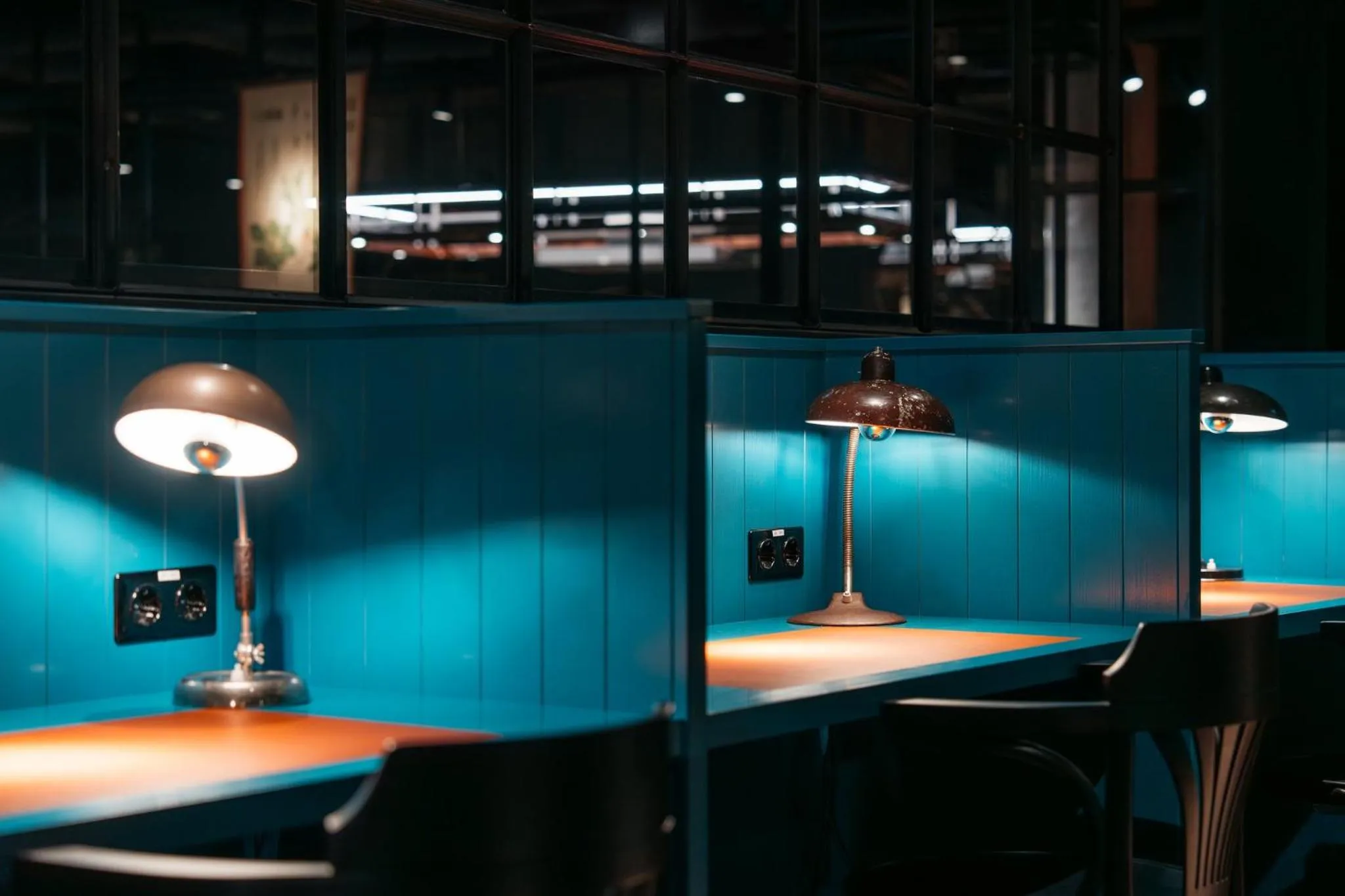 Library in Ruby Hanna Hotel Stuttgart