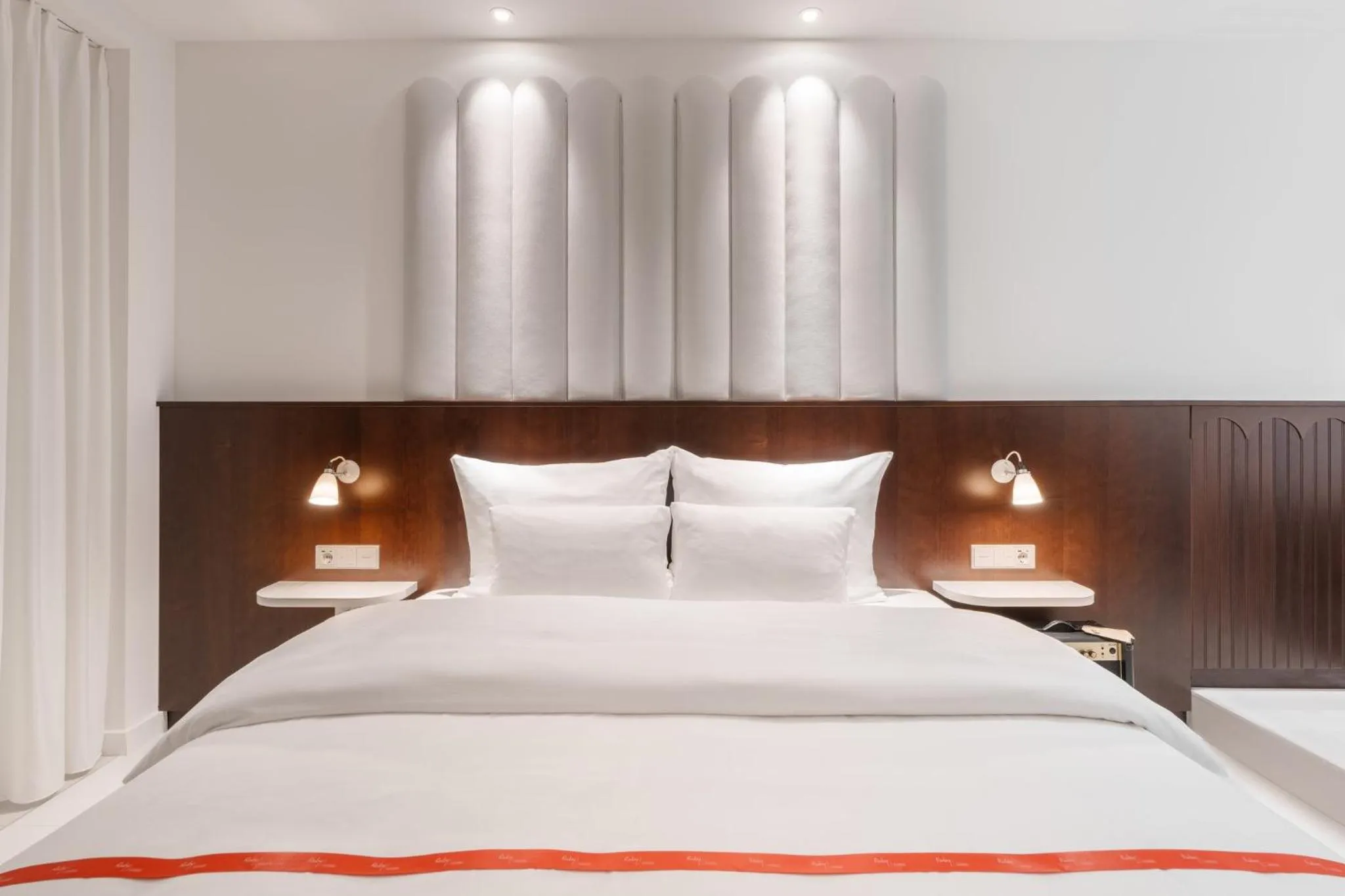 Photo of the whole room, Bed in Ruby Hanna Hotel Stuttgart