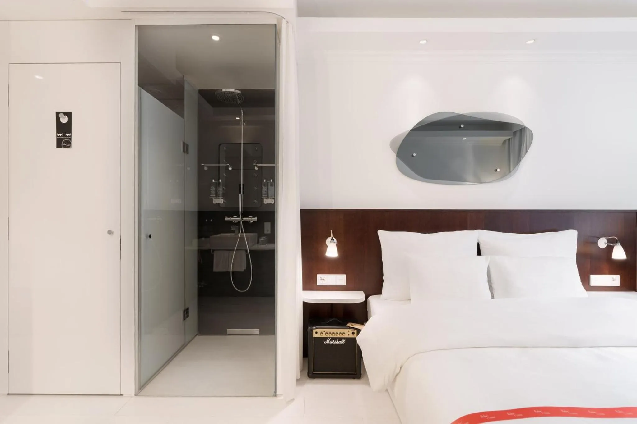 Photo of the whole room, Bed in Ruby Hanna Hotel Stuttgart