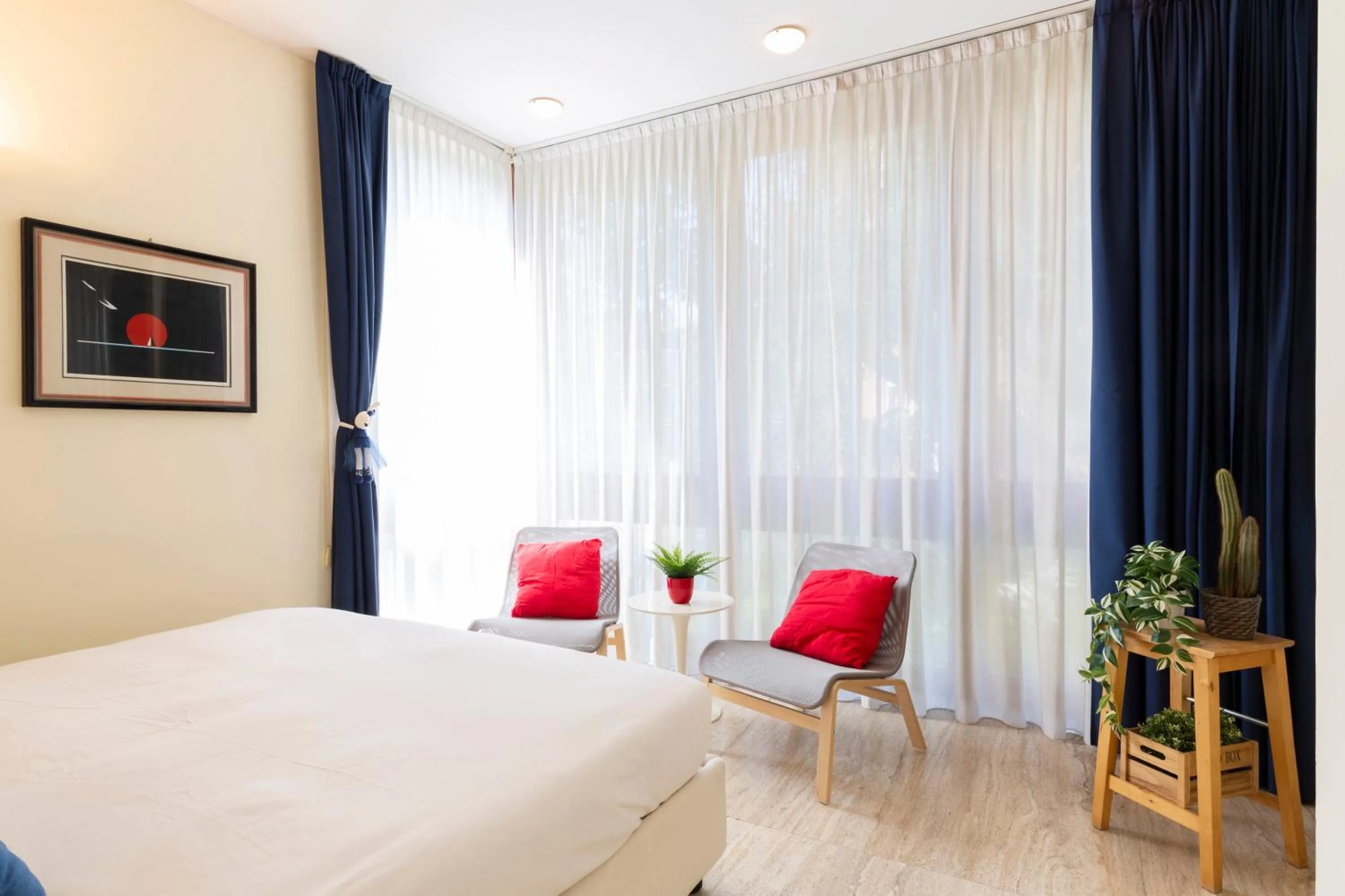 Bedroom, Bed in Twins Apartment - Tolstoj District