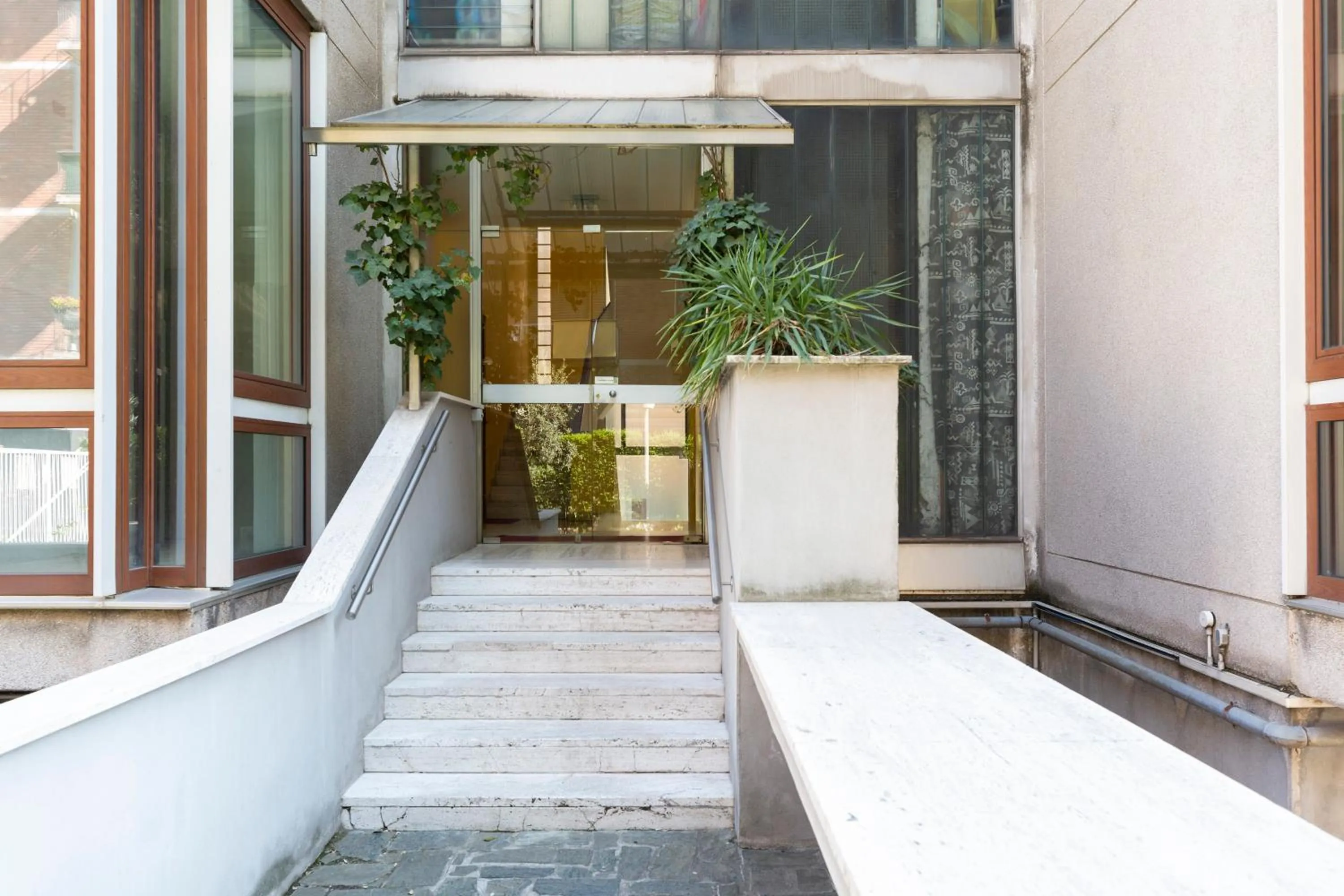 Facade/entrance in Twins Apartment - Tolstoj District