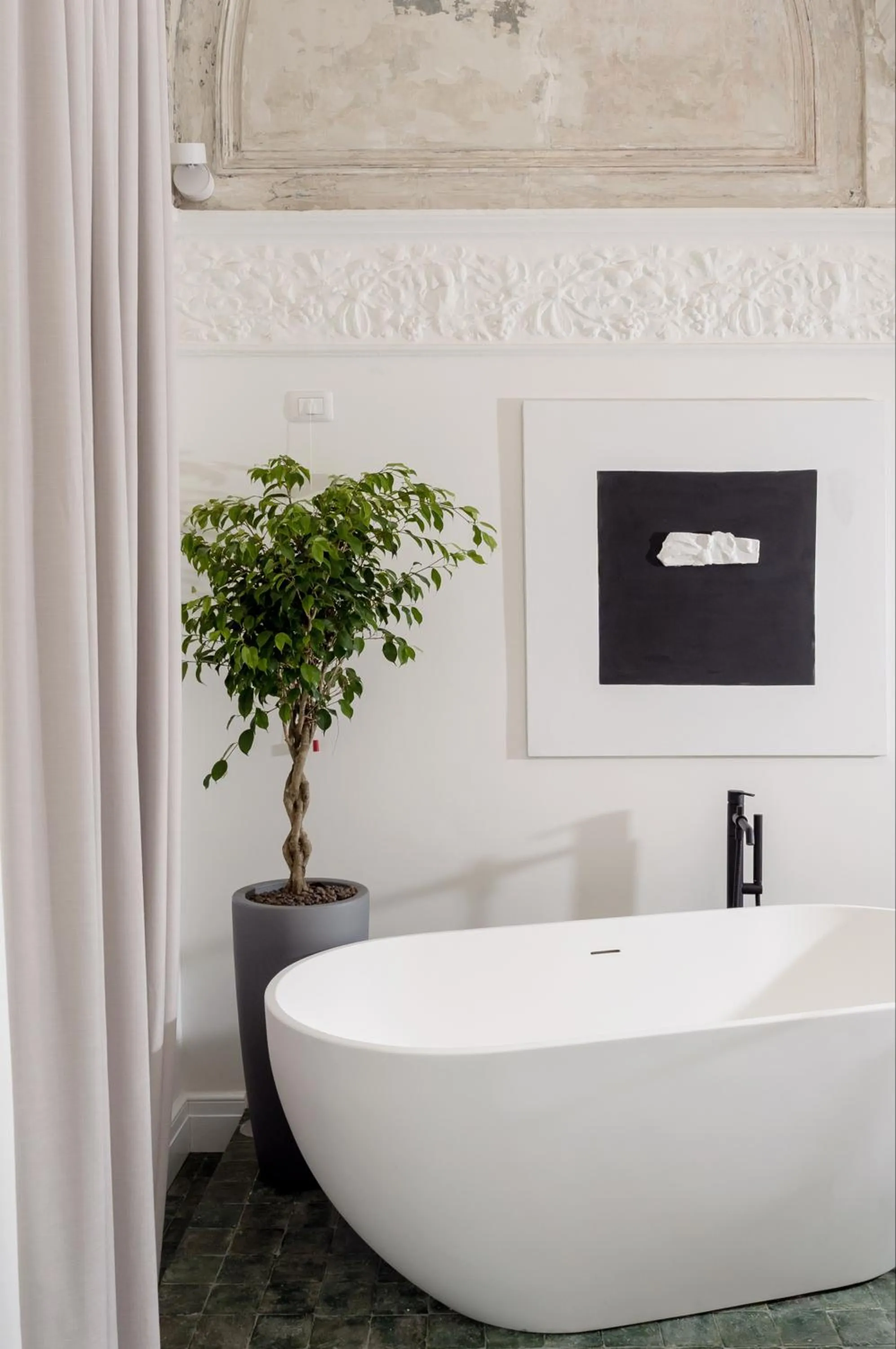 Bath in Artemisia Domus - Giardino