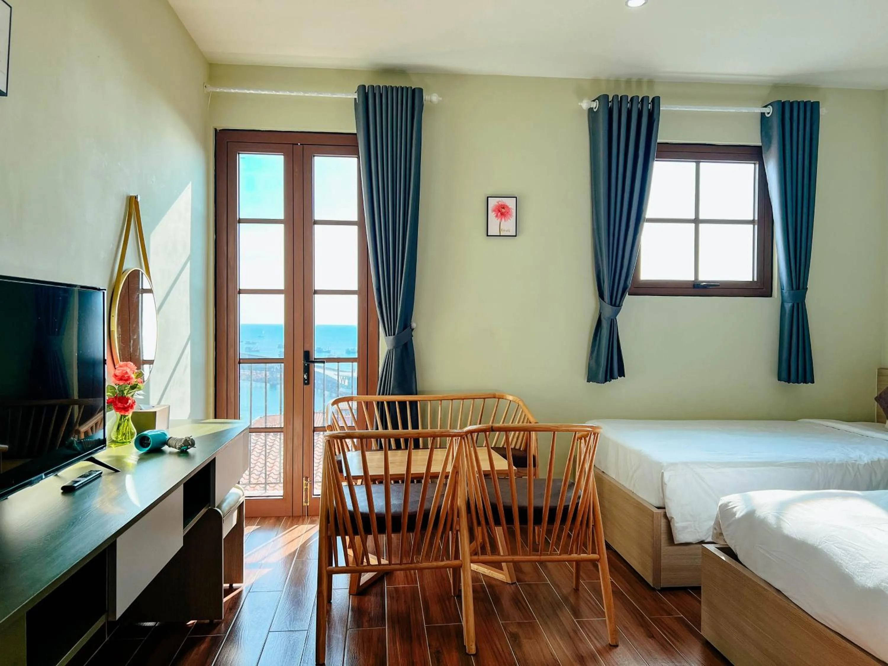 Balcony/Terrace, Bed in Sea Sunset Hotel Phu Quoc - Welcome to a mixing world of friends