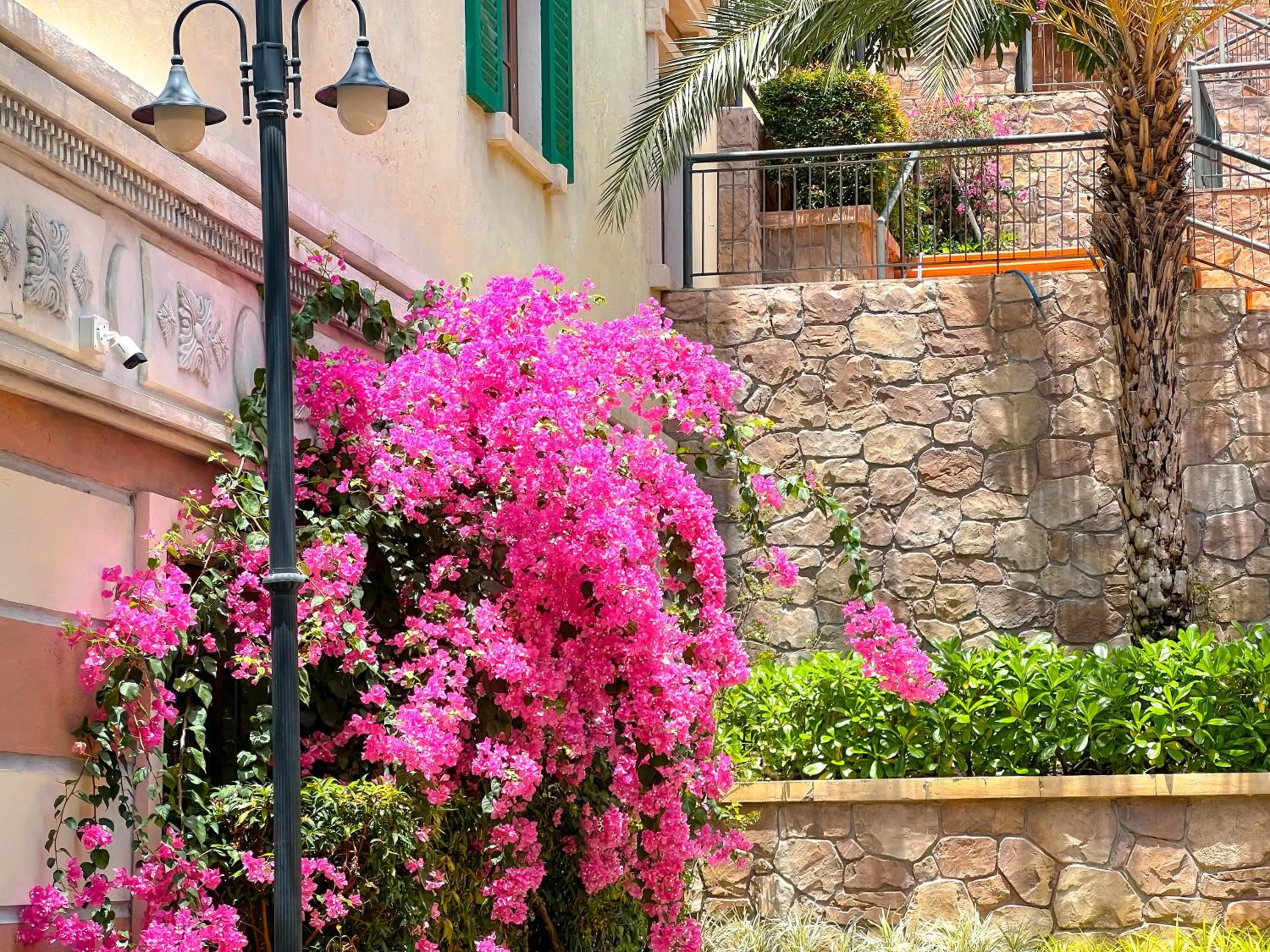 Sea Sunset Hotel Phu Quoc - Welcome to a mixing world of friends