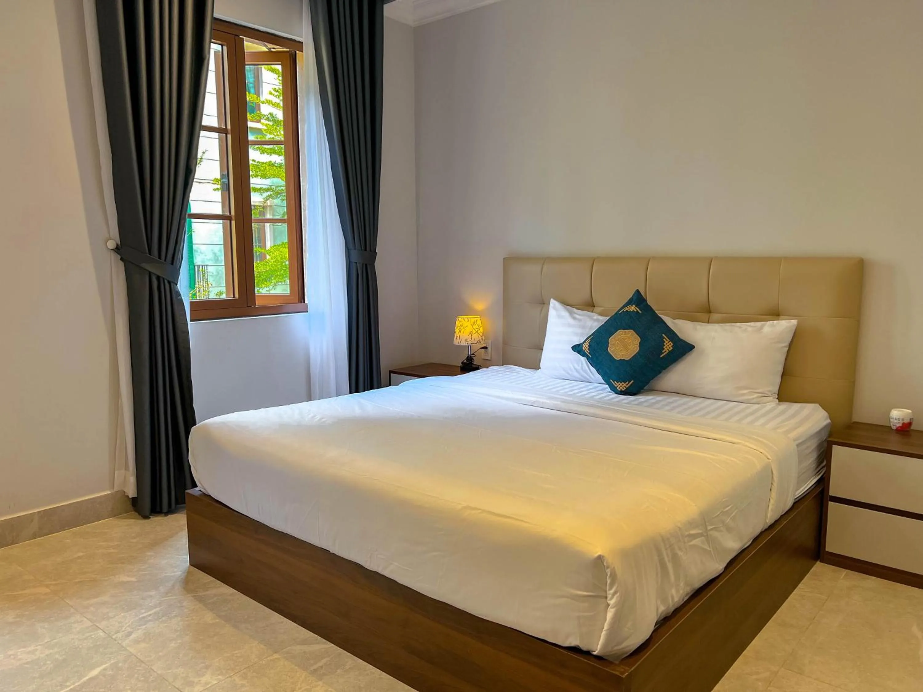 Bedroom, Bed in Sea Sunset Hotel Phu Quoc - Welcome to a mixing world of friends