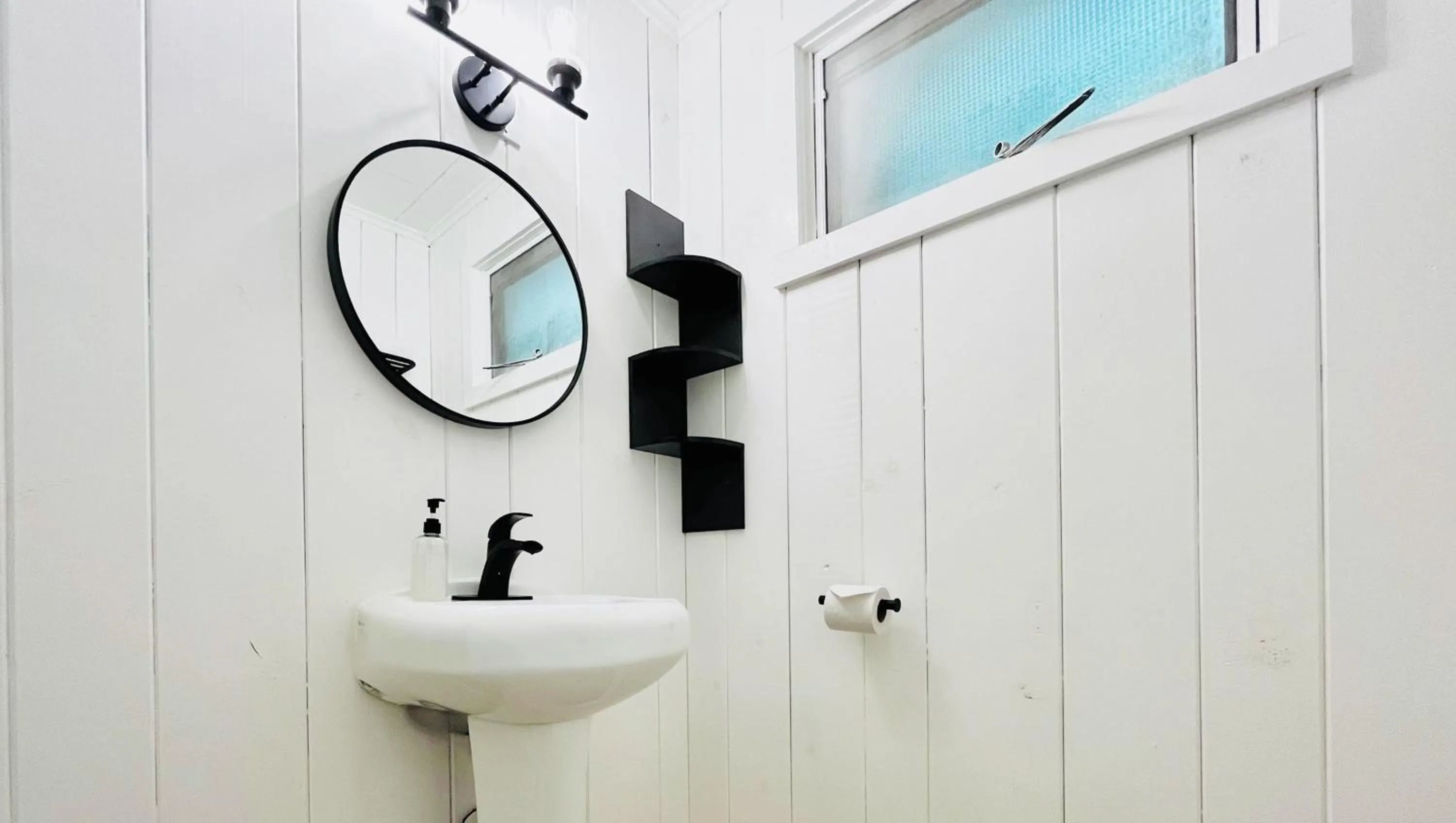 Bathroom in Motel Luzerne