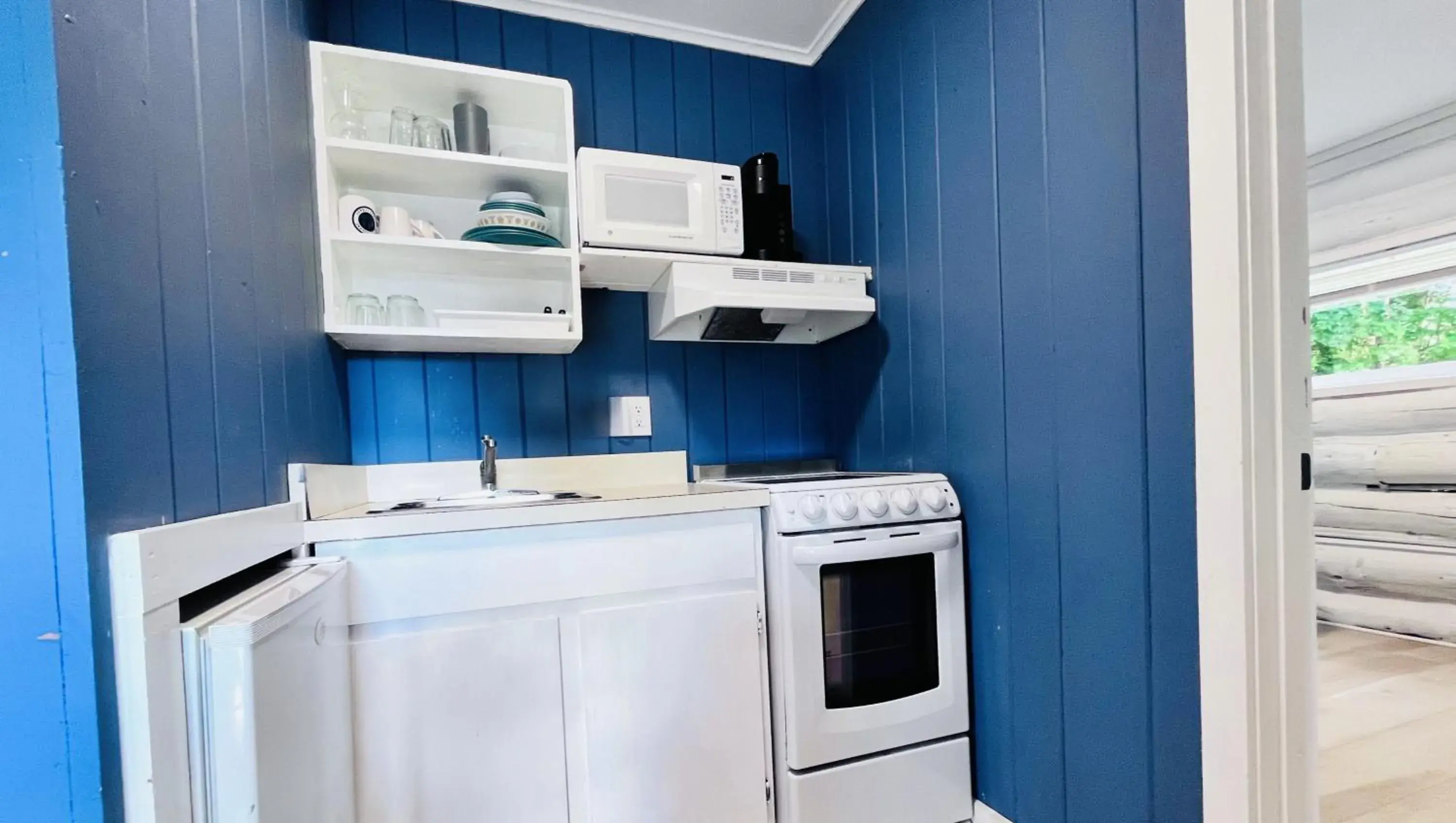 One Queen Kitchen, Cabin in Motel Luzerne One Queen Kitchen, Cabin in Motel Luzerne