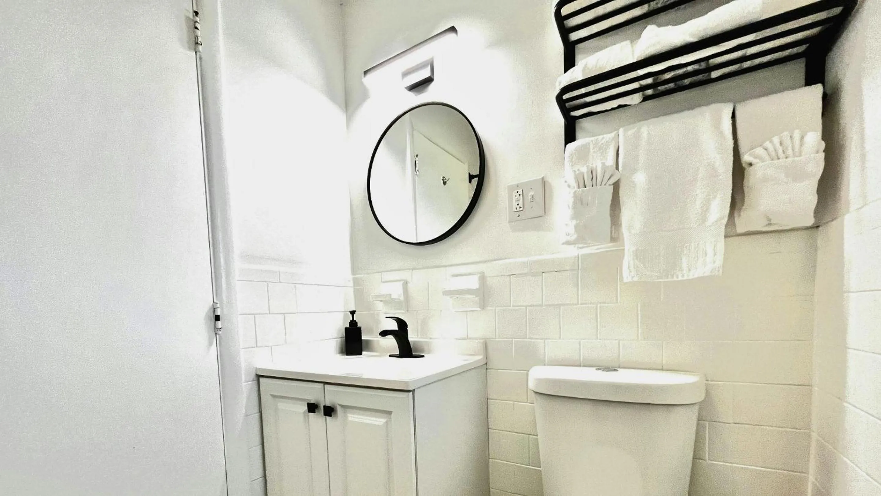 Photo of the whole room in Motel Luzerne