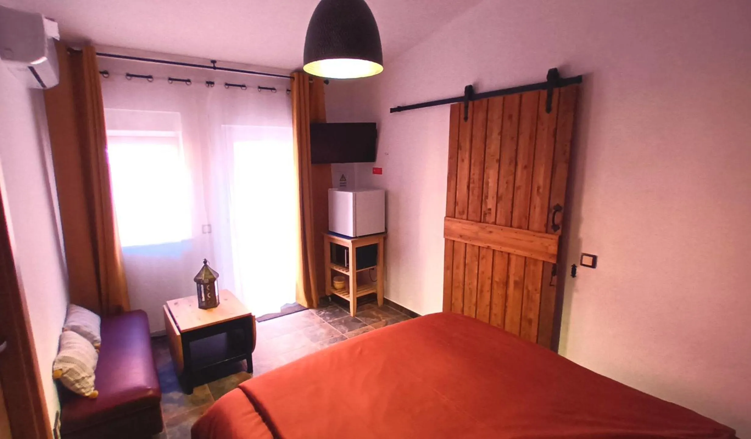 Photo of the whole room, Bed in Aladin Comfort Country Rooms