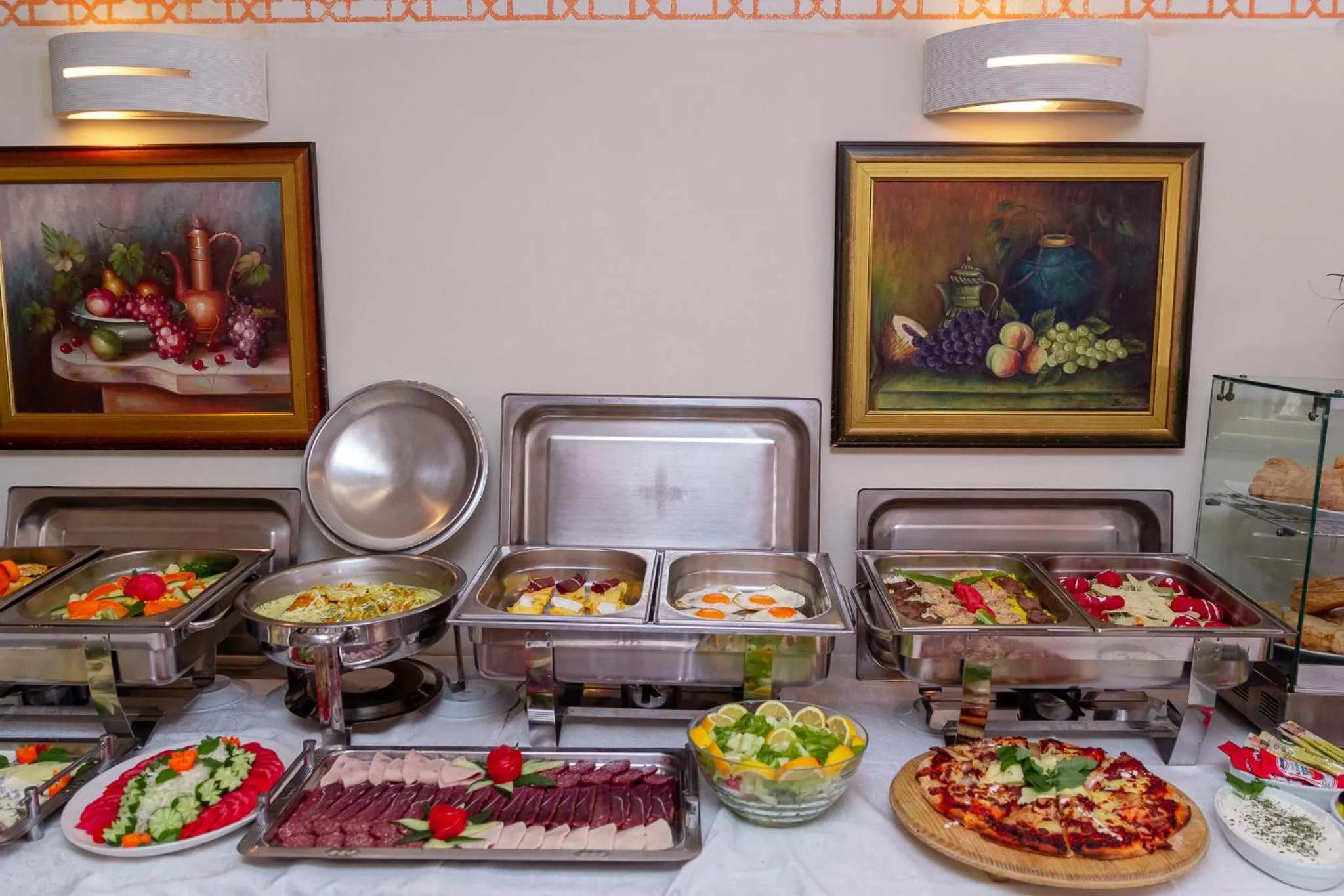 Breakfast in Hotel Art