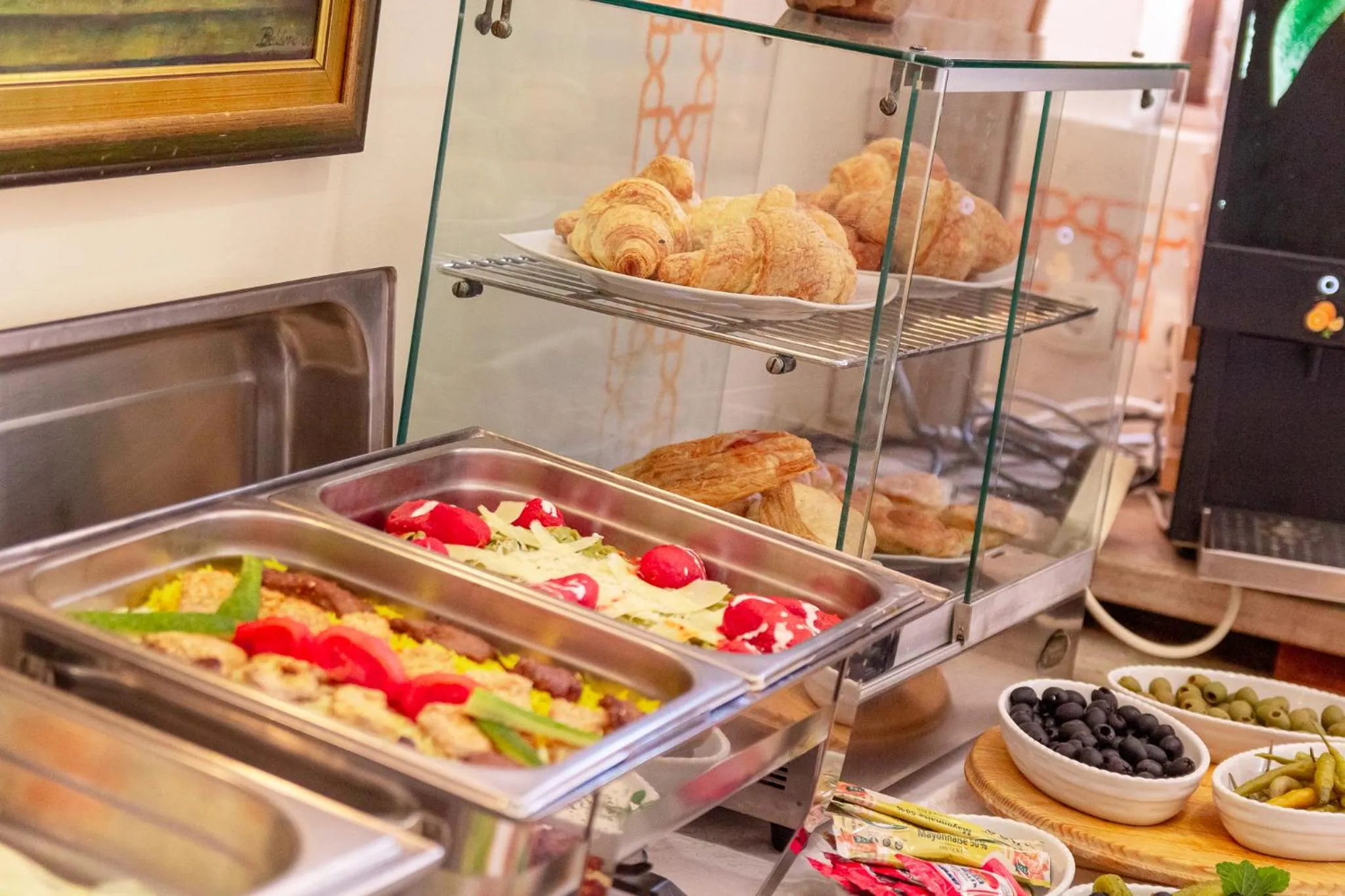 Breakfast in Hotel Art