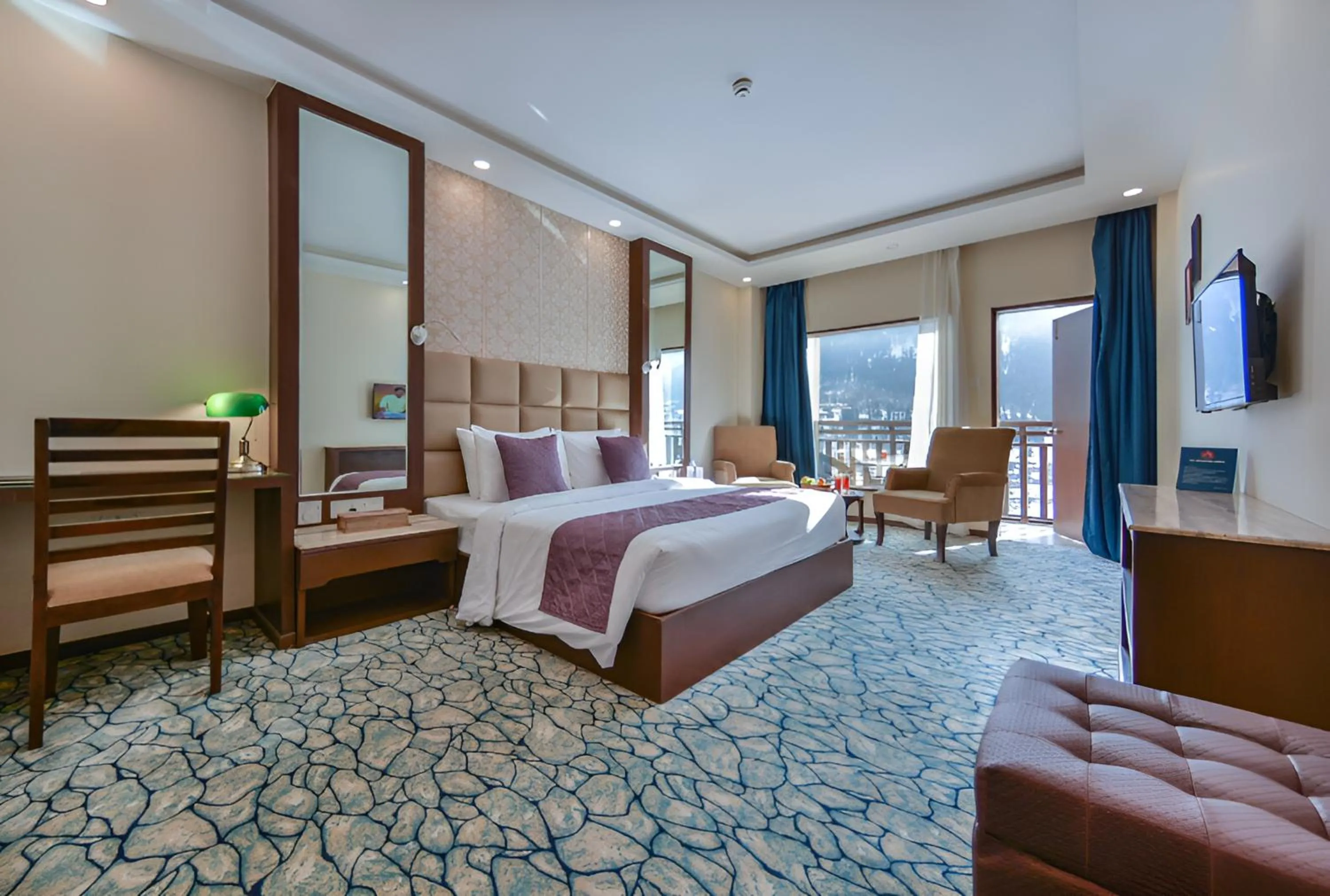 Bed in The Chinar Resort & Spa, Pahalgam