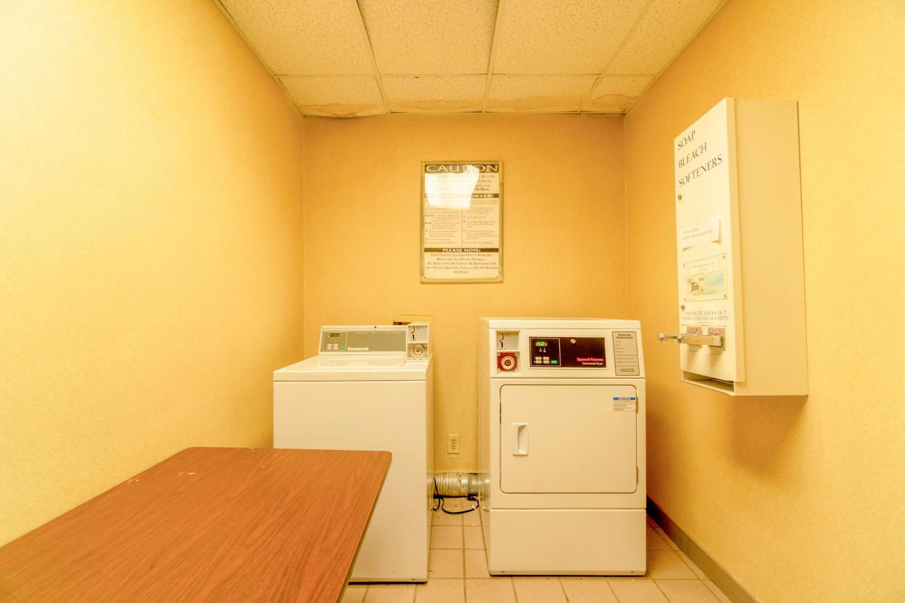 laundry in Ark Suites By OYO Jonesboro I-555