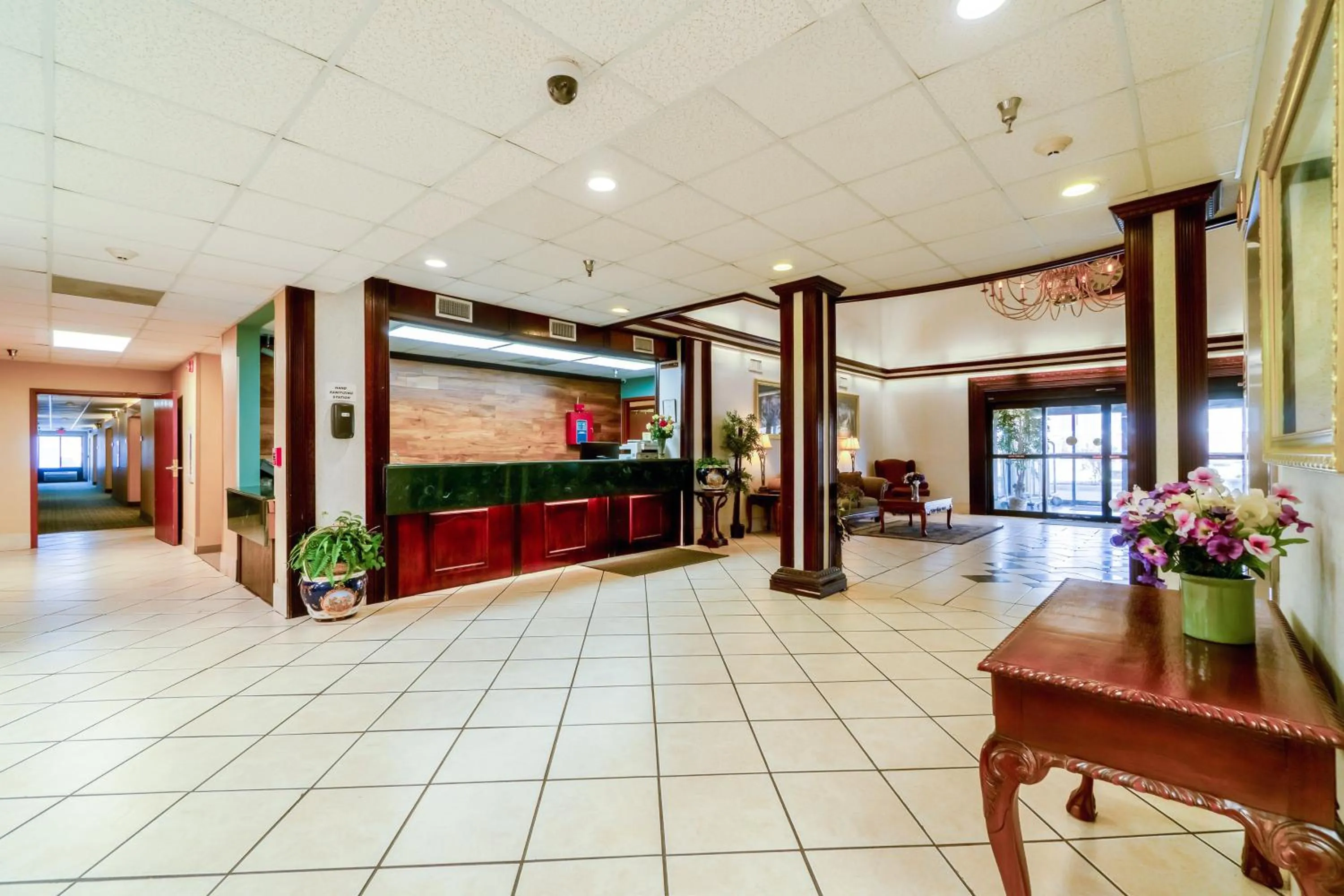 Lobby or reception in Ark Suites By OYO Jonesboro I-555
