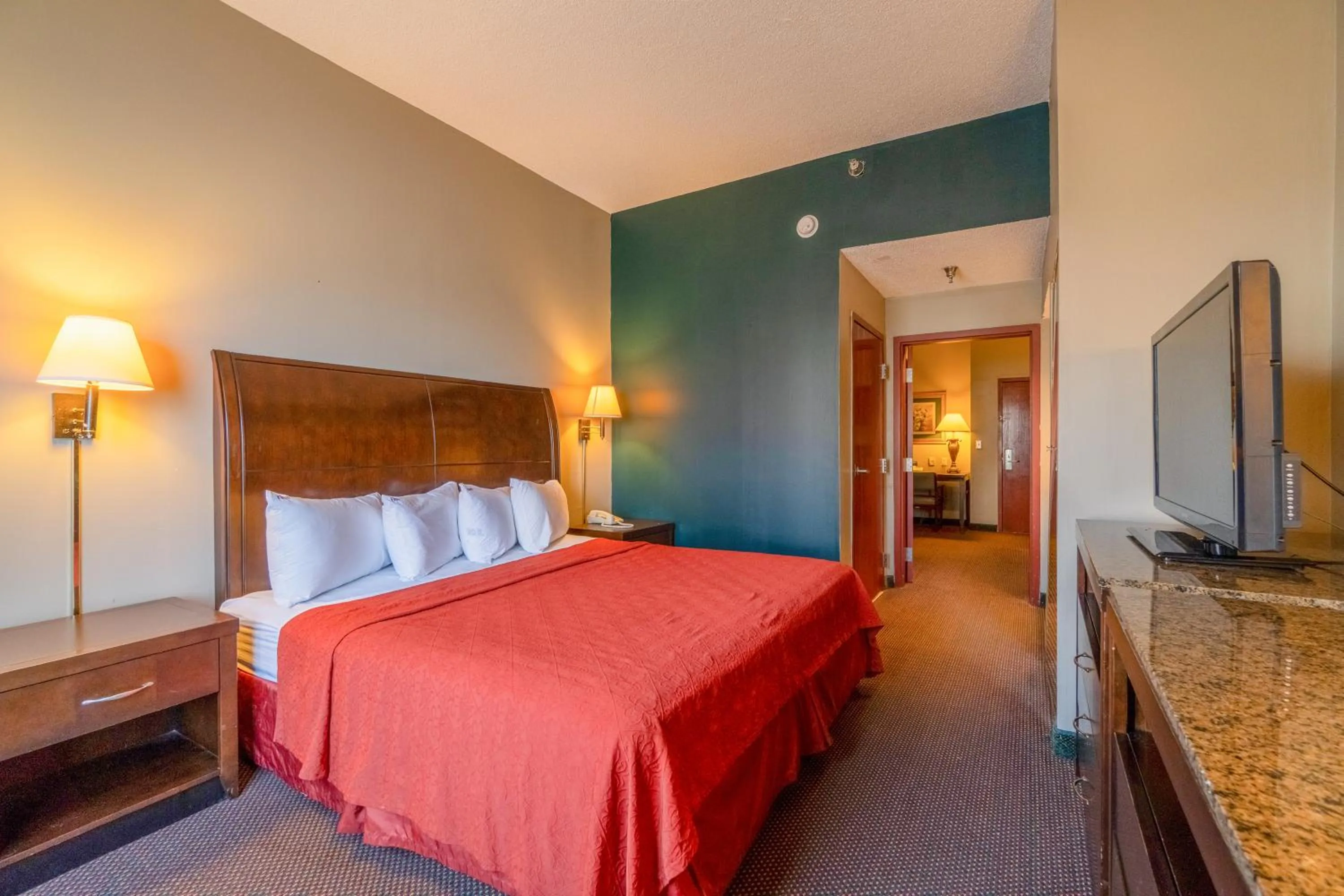 Bedroom, Bed in Ark Suites By OYO Jonesboro I-555