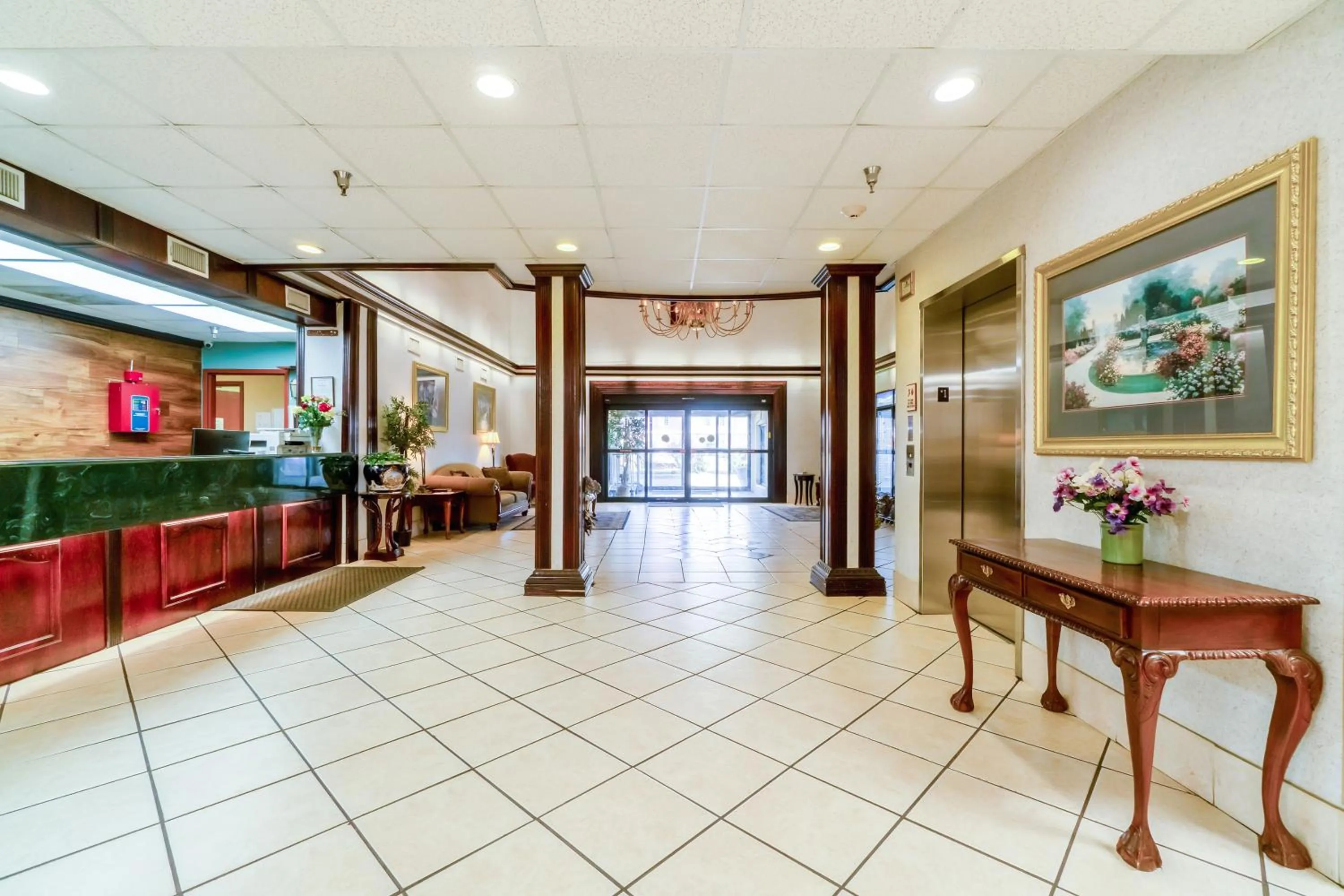 Lobby or reception in Ark Suites By OYO Jonesboro I-555