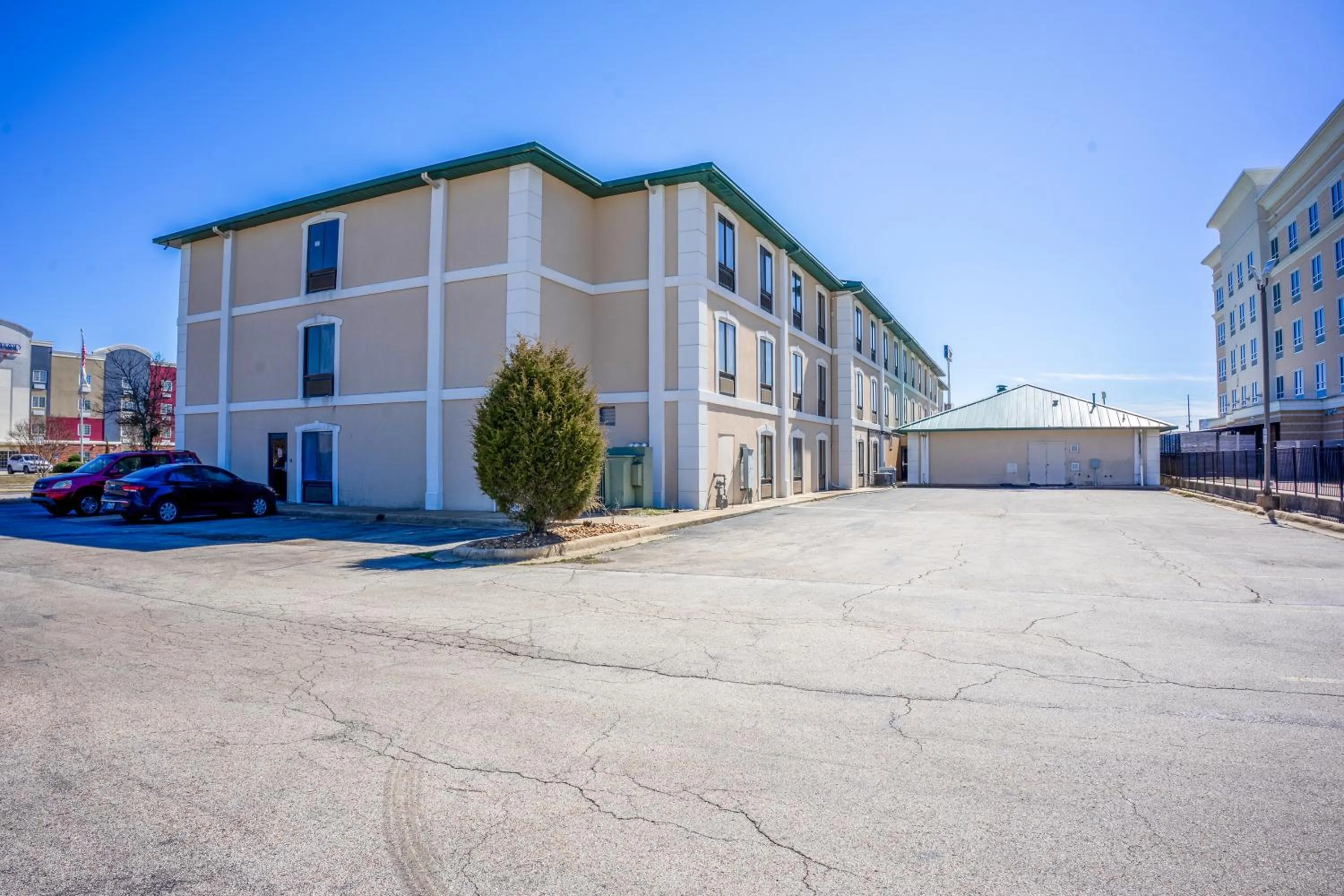 Property building in Ark Suites By OYO Jonesboro I-555