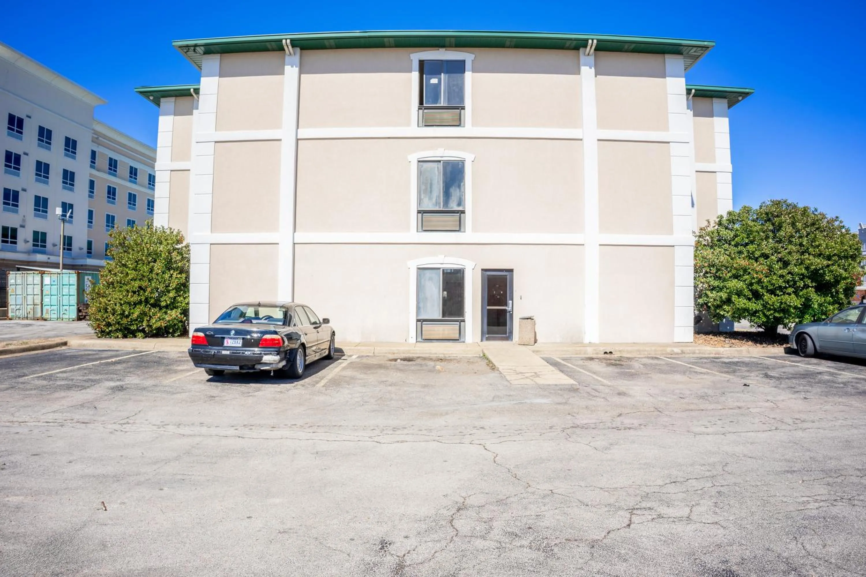 Parking in Ark Suites By OYO Jonesboro I-555