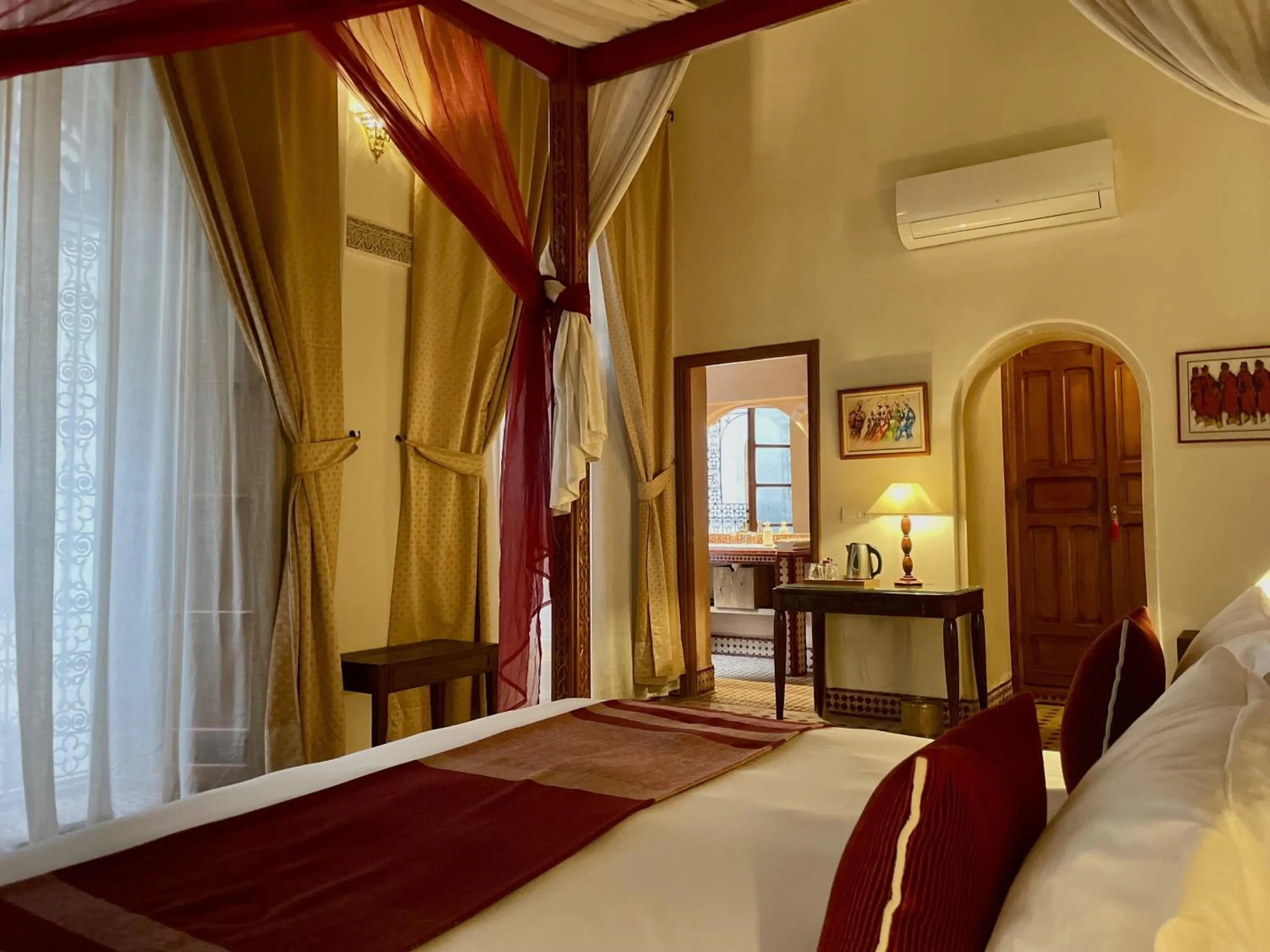 Bed in Riad Zamane Fès - Boutique & Spa