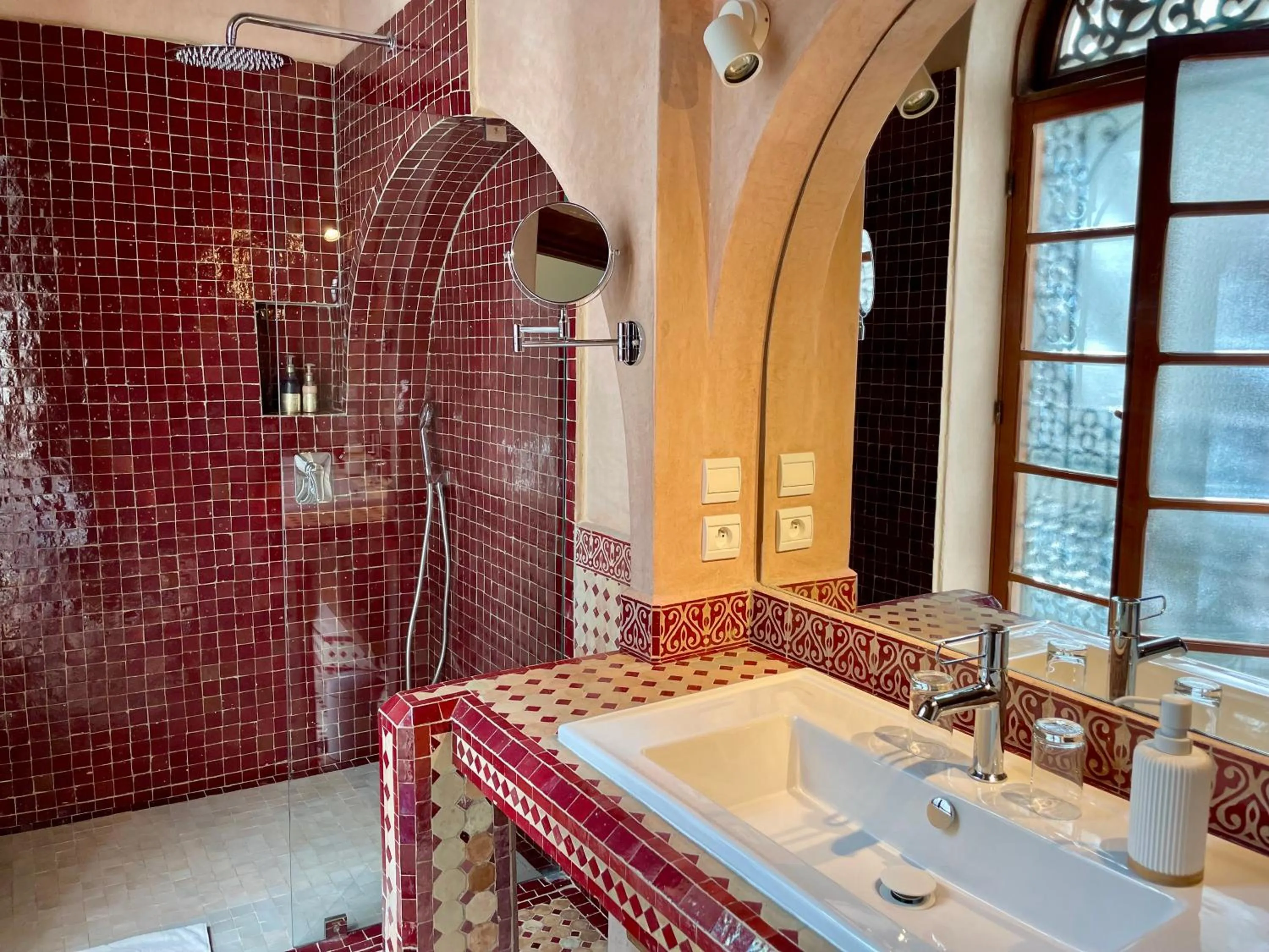 Shower in Riad Zamane Fès - Boutique & Spa