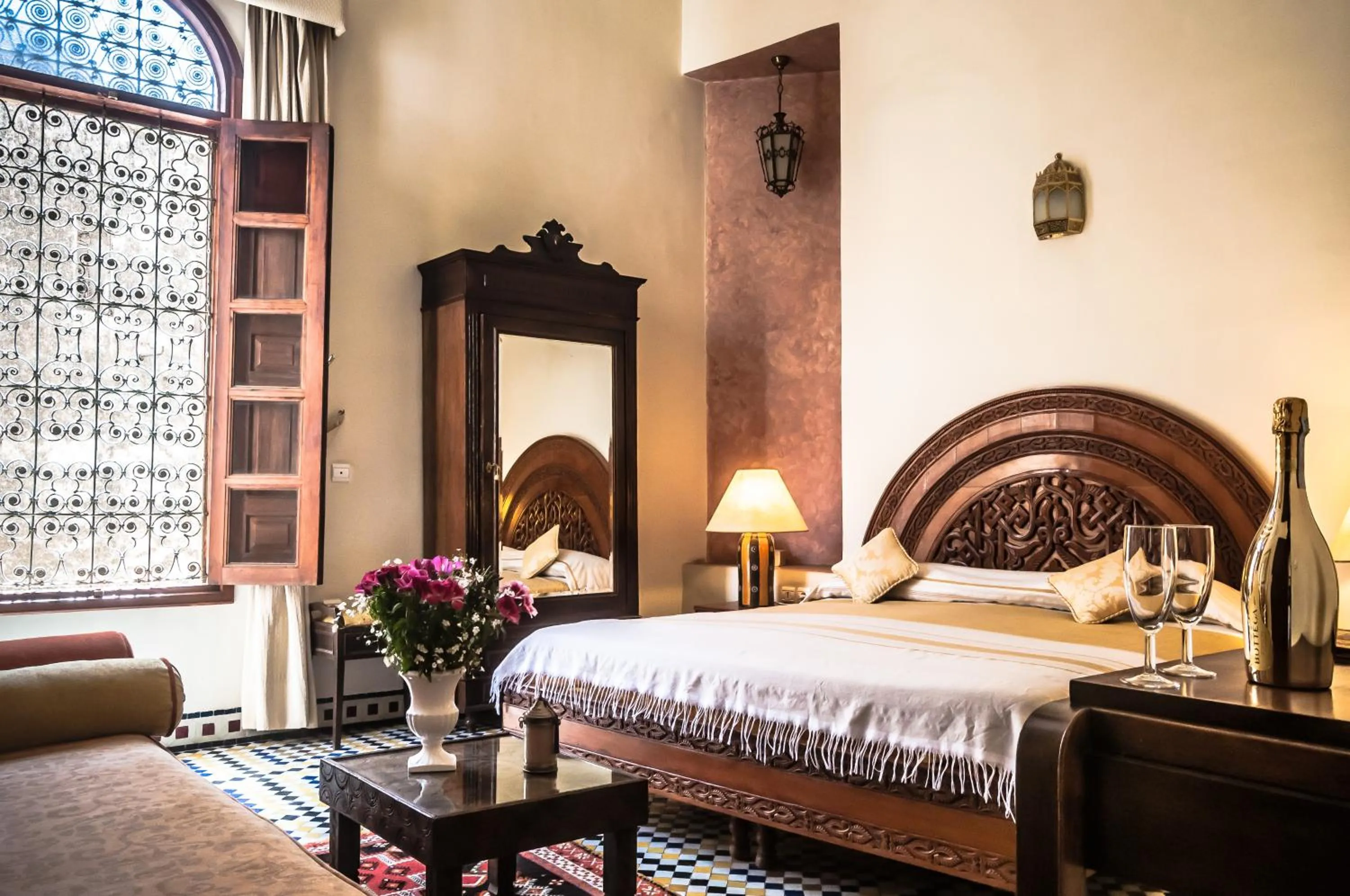 Bed in Riad Zamane Fès - Boutique & Spa